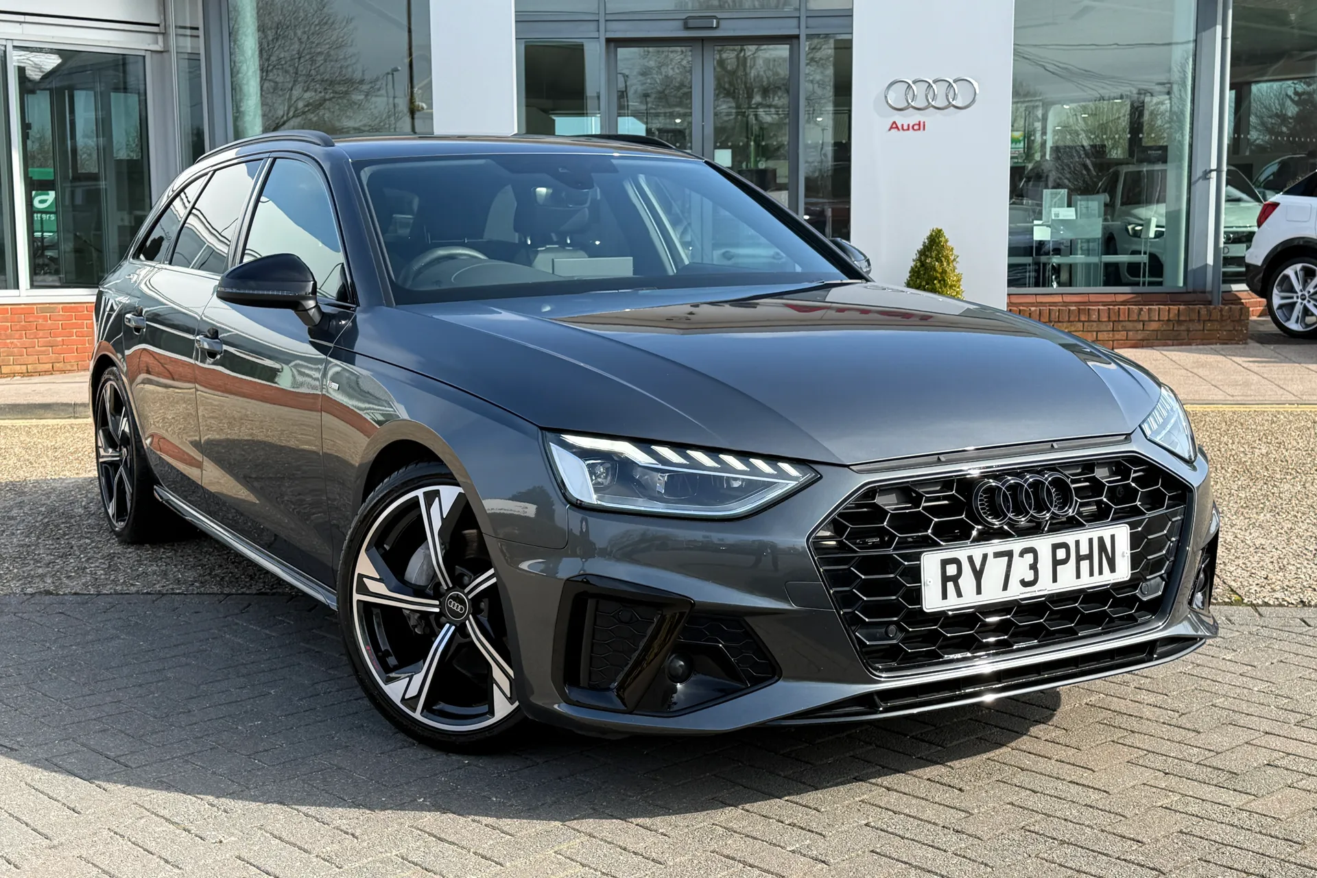 Audi A4 thumbnail image number 21