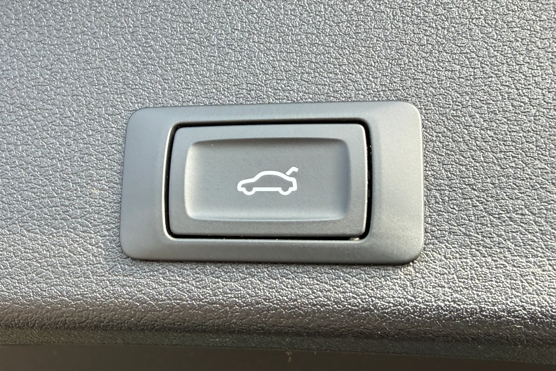 Audi A4 thumbnail image number 34