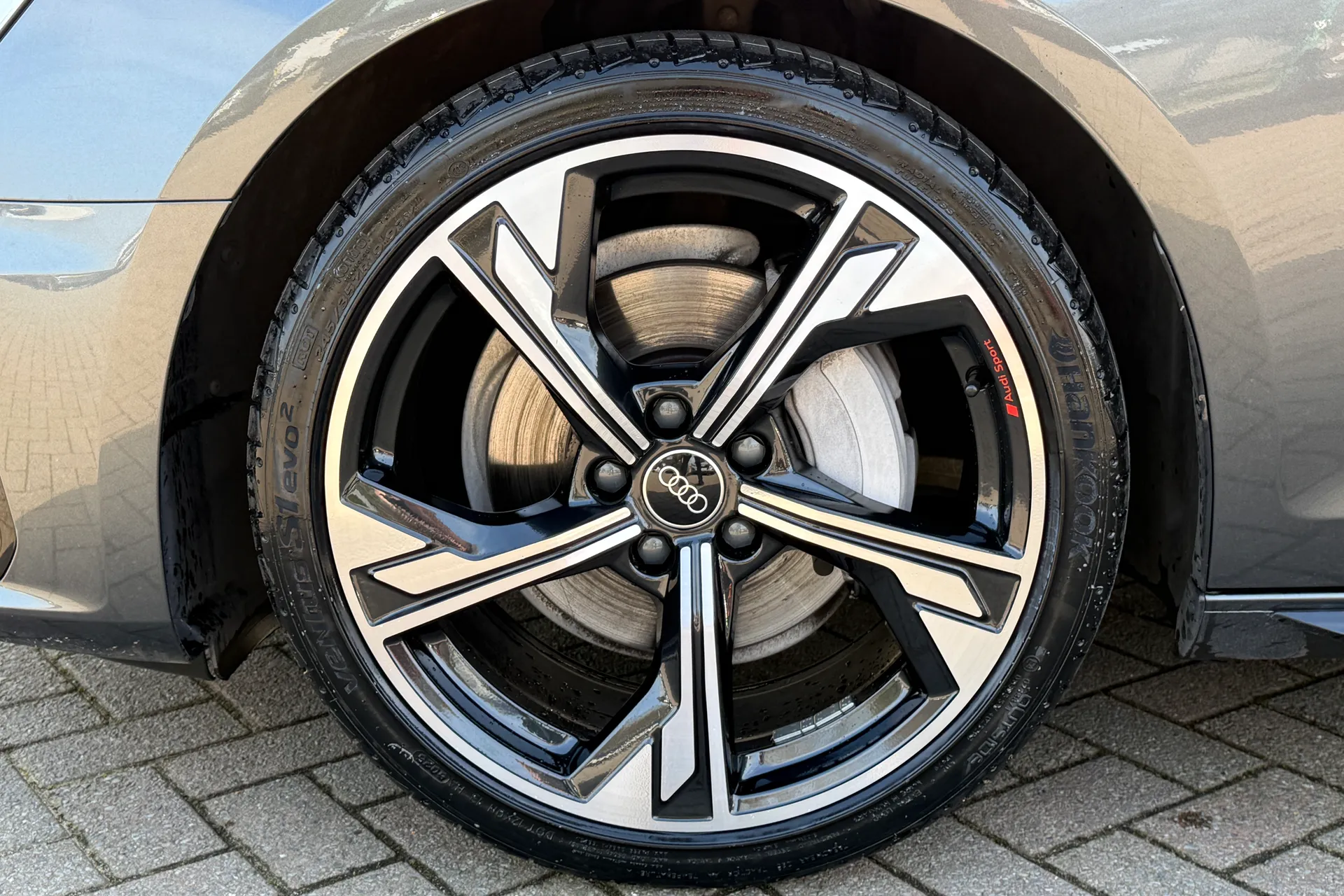 Audi A4 thumbnail image number 46