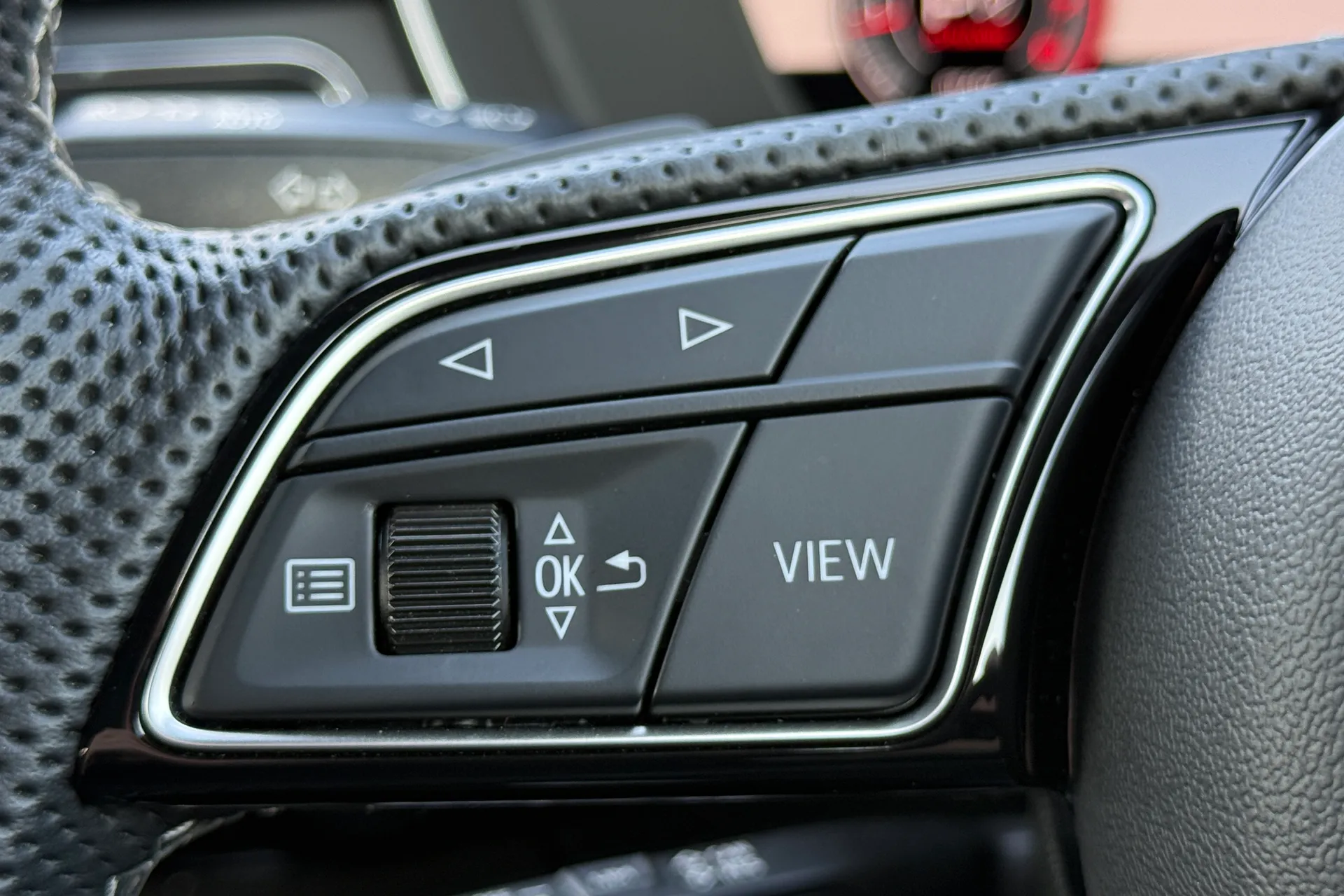 Audi A4 thumbnail image number 18