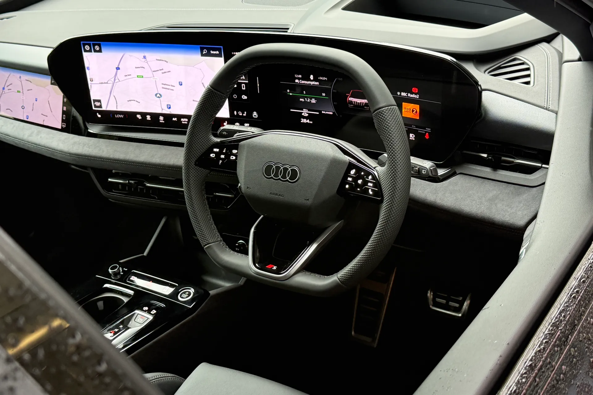 Audi Q6 e-tron thumbnail image number 32