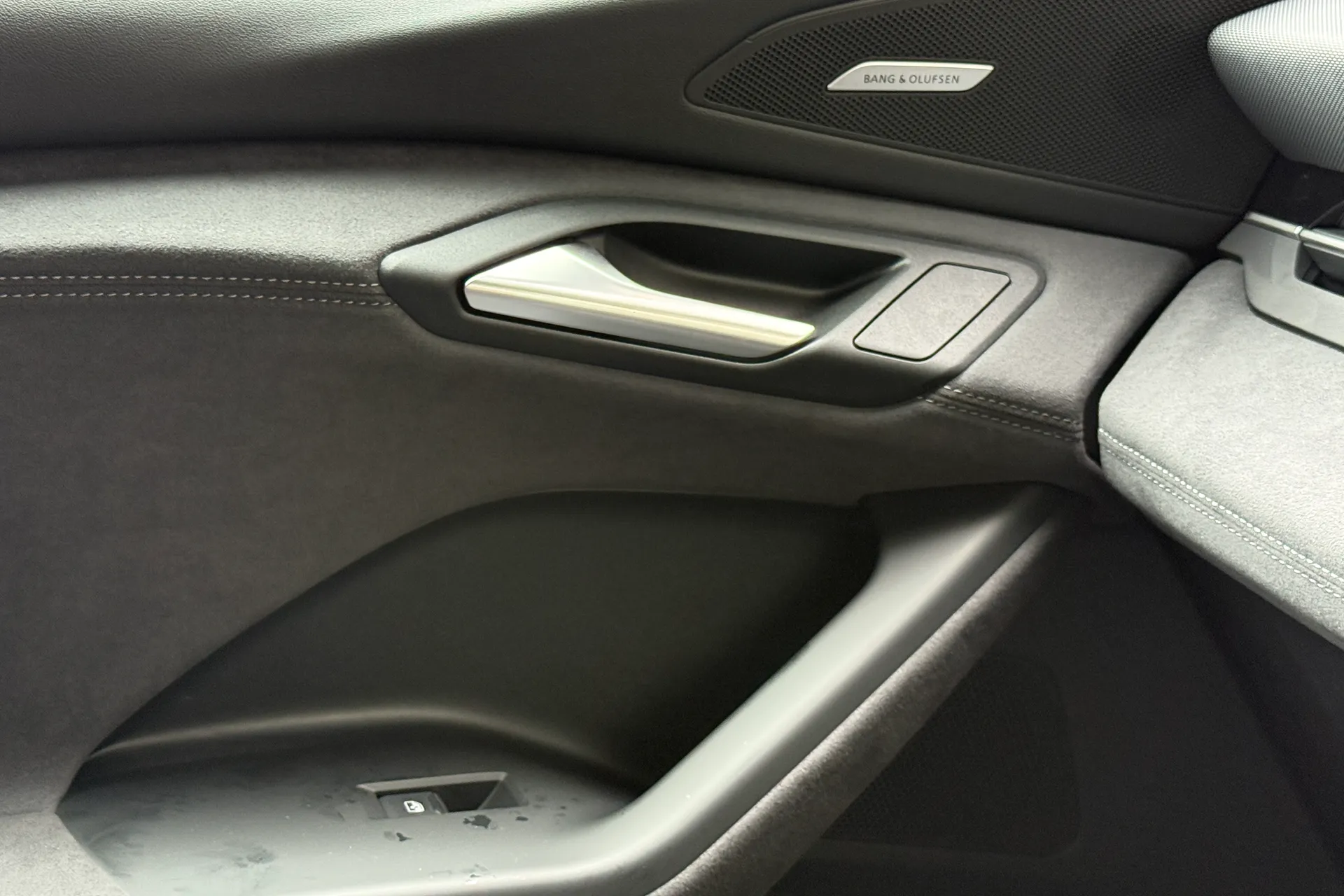 Audi Q6 e-tron thumbnail image number 28