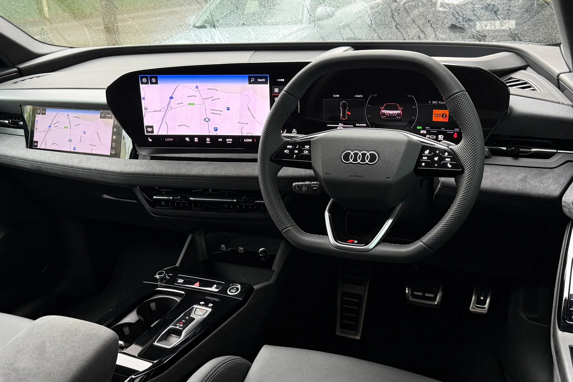 Audi Q6 e-tron thumbnail image number 36