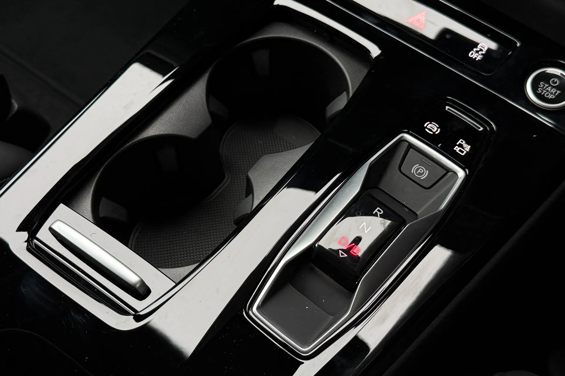 Audi Q6 e-tron thumbnail image number 25