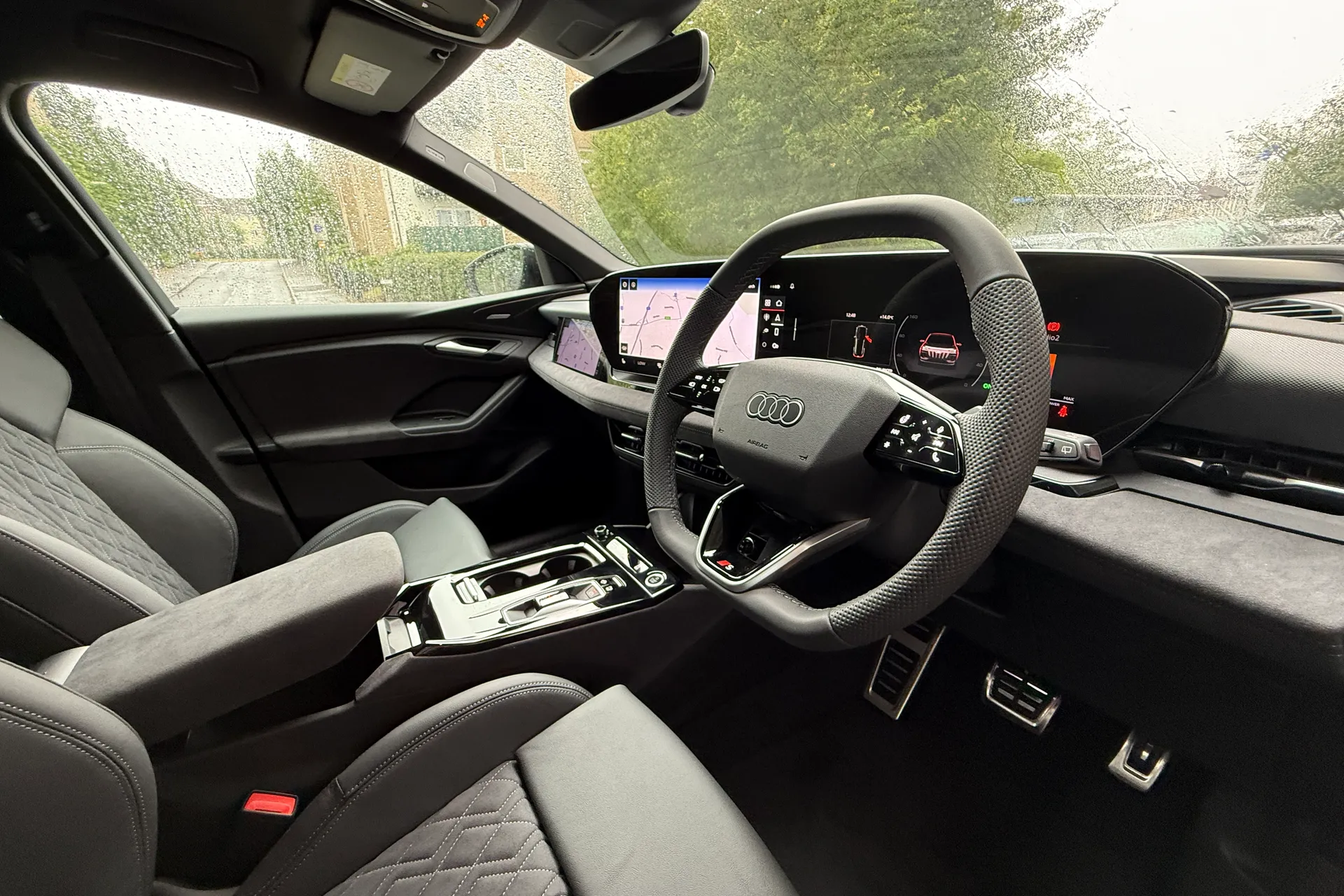 Audi Q6 e-tron thumbnail image number 15