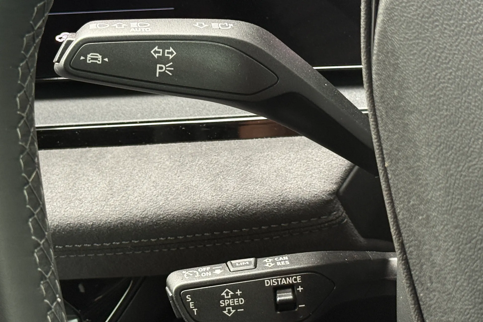 Audi Q6 e-tron thumbnail image number 21