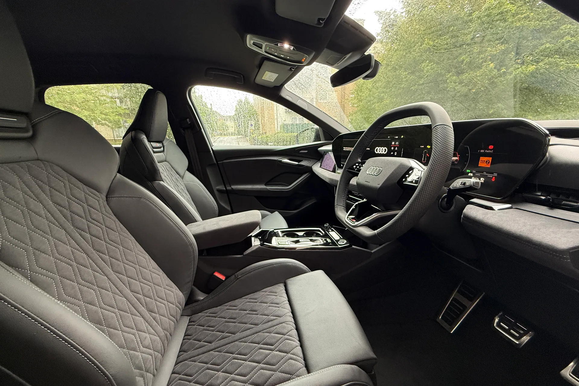 Audi Q6 e-tron thumbnail image number 30