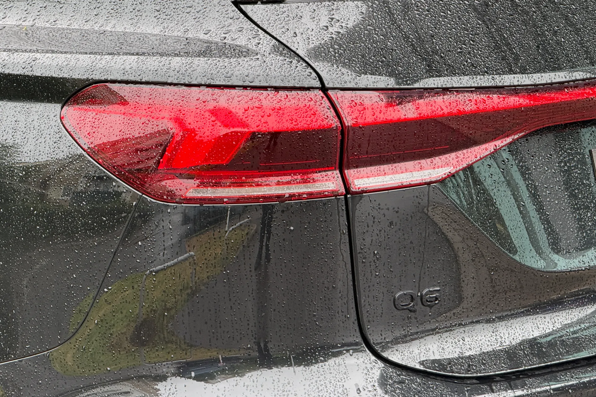 Audi Q6 e-tron thumbnail image number 45