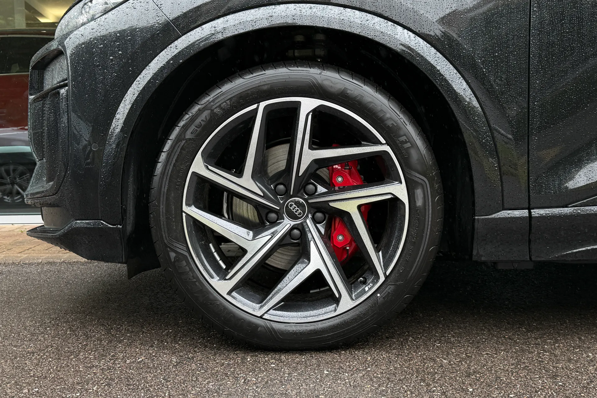 Audi Q6 e-tron thumbnail image number 14