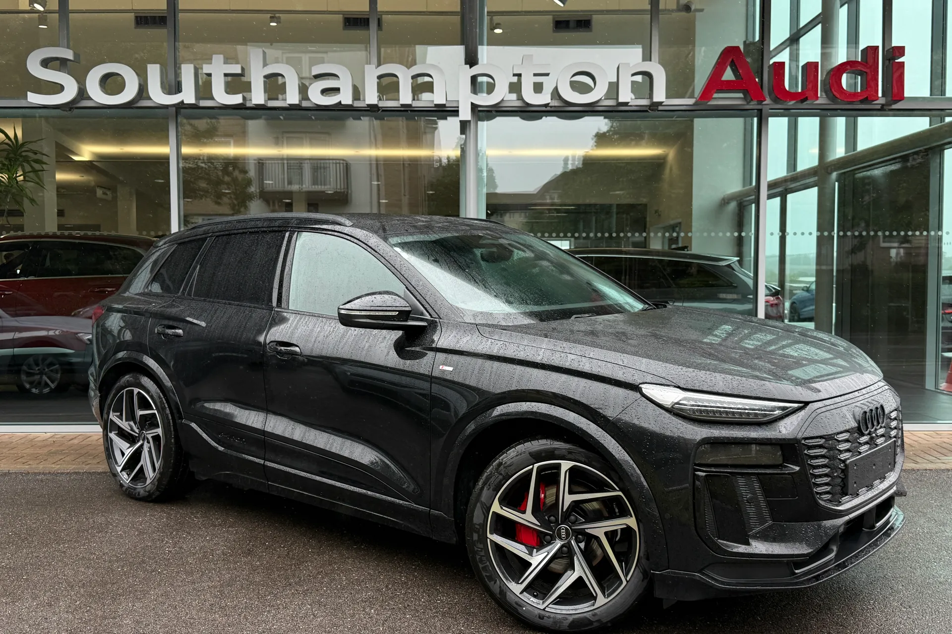Audi Q6 e-tron thumbnail image number 61