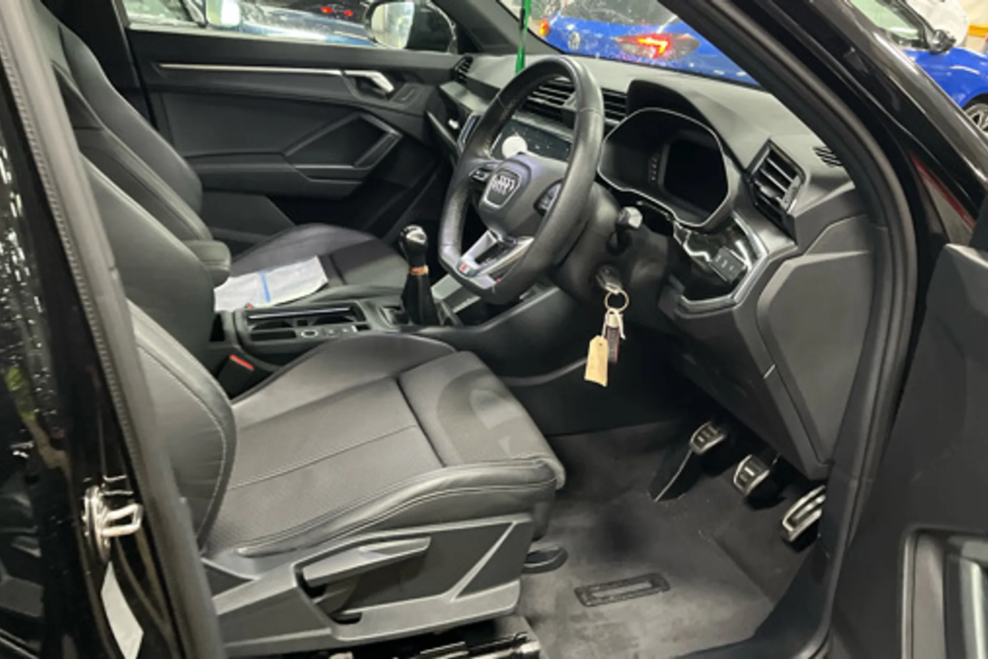 Audi Q3 thumbnail image number 3