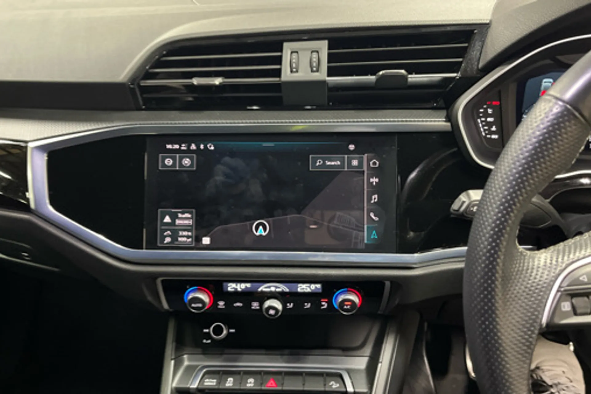 Audi Q3 thumbnail image number 6