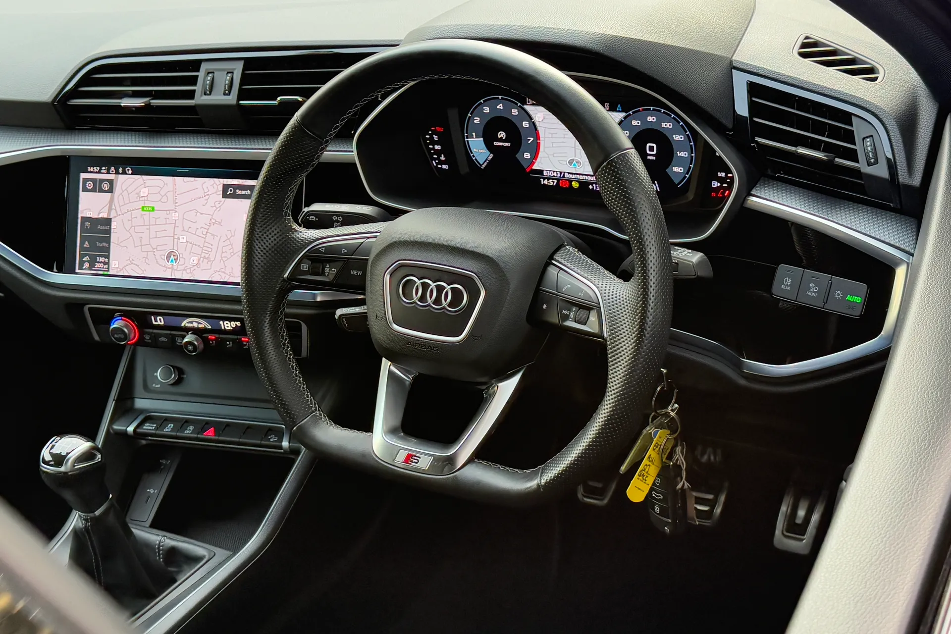 Audi Q3 thumbnail image number 33