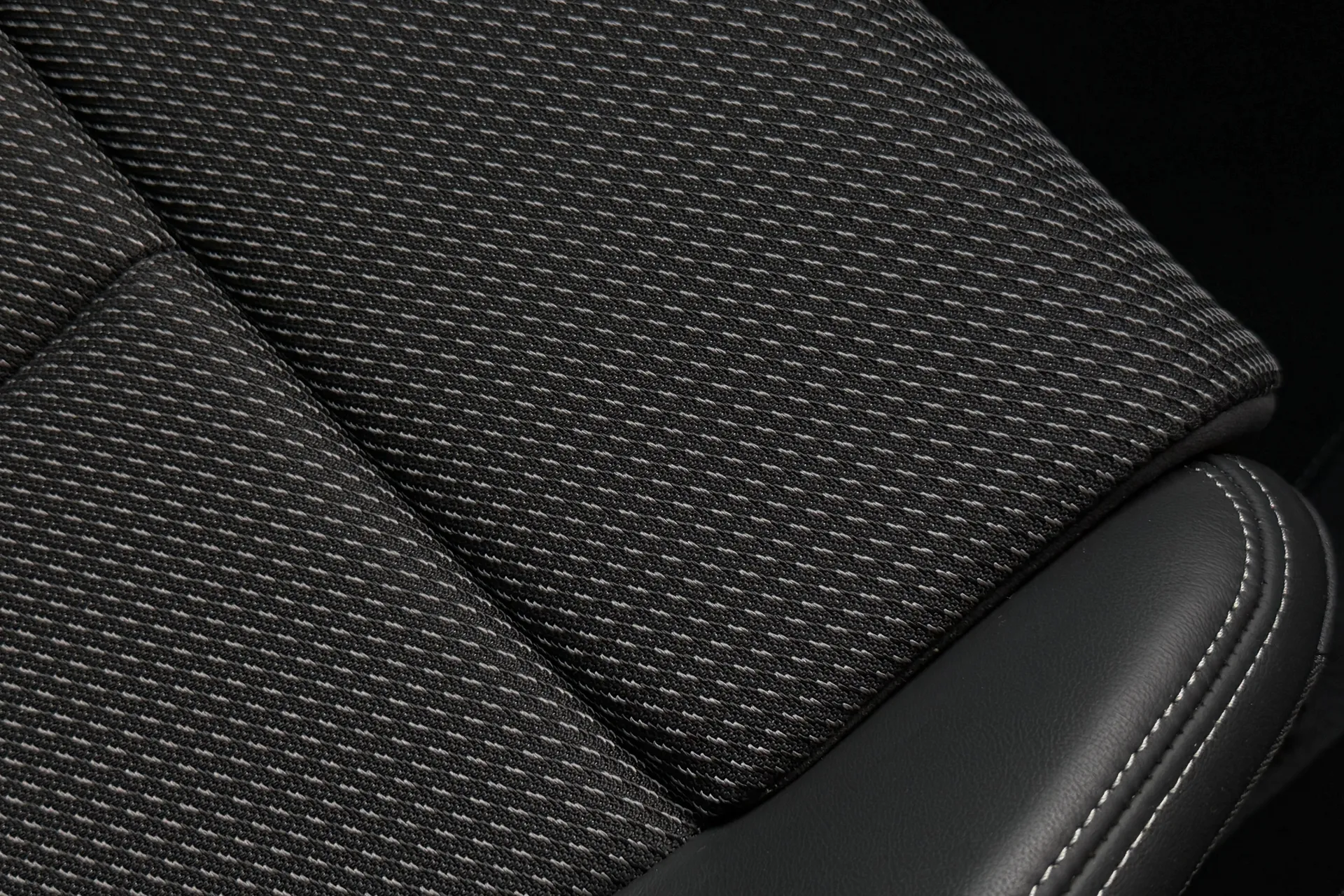 Audi Q3 thumbnail image number 17