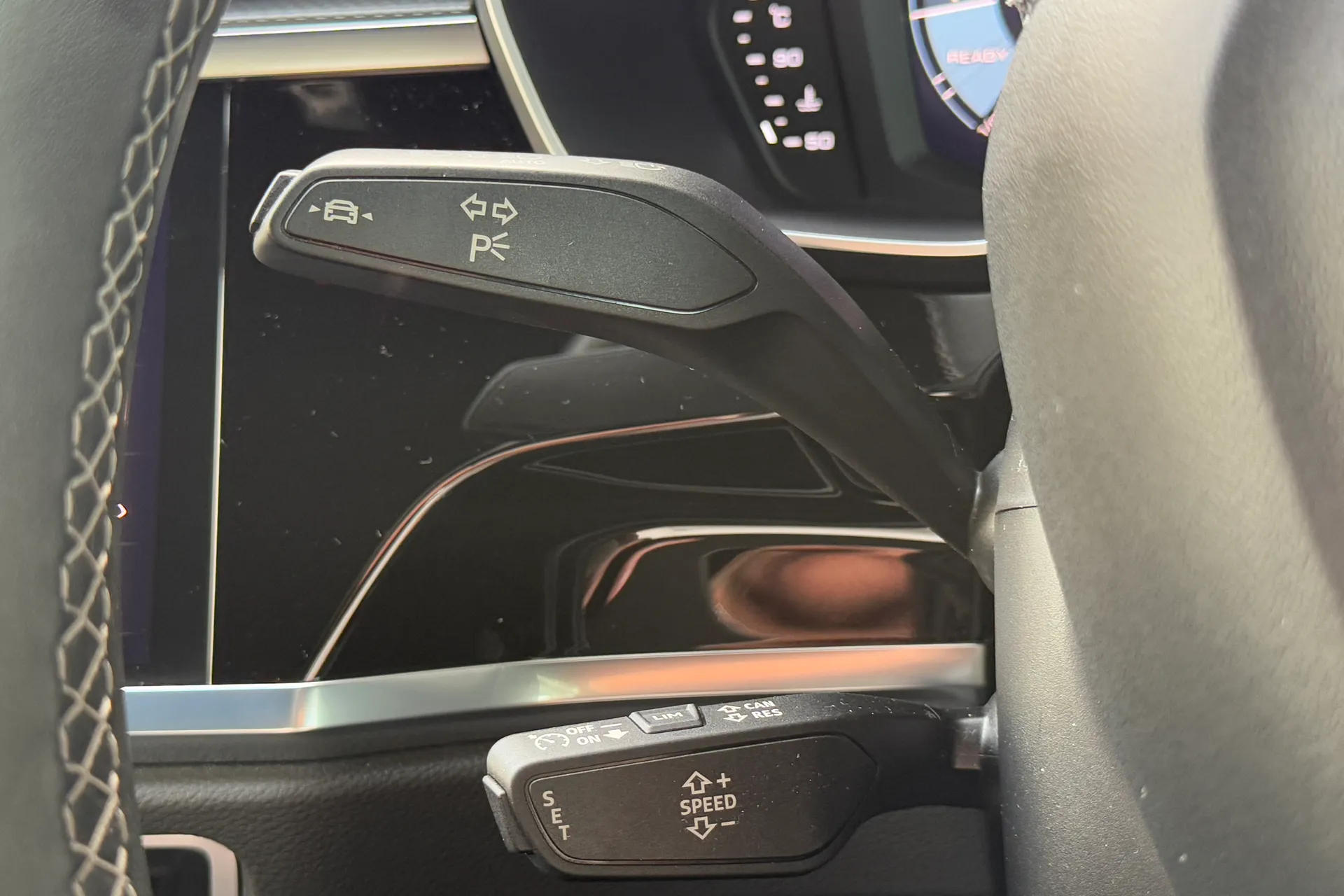 Audi Q3 thumbnail image number 26