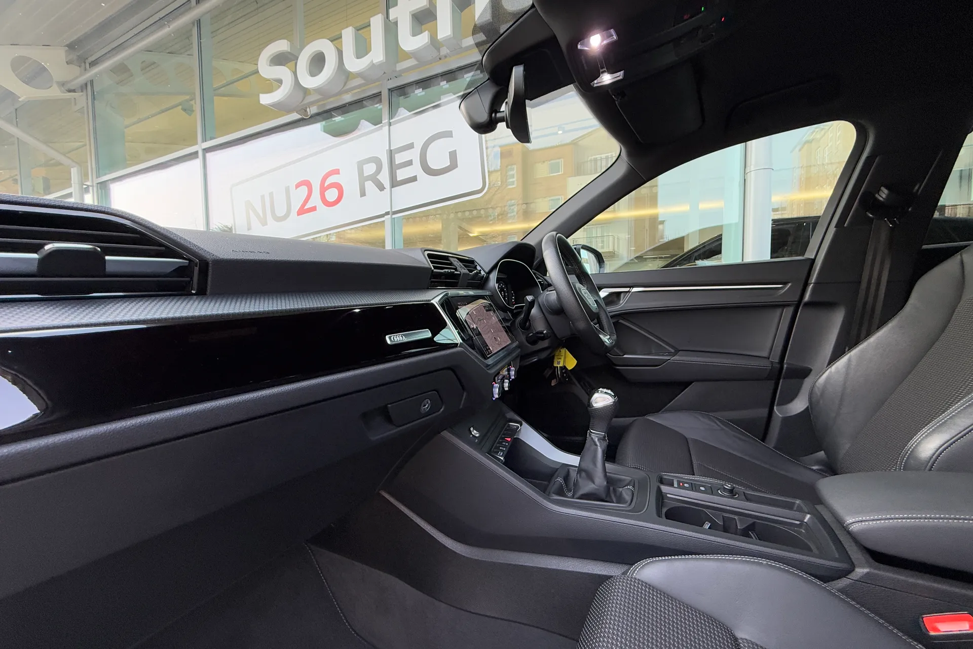 Audi Q3 thumbnail image number 6