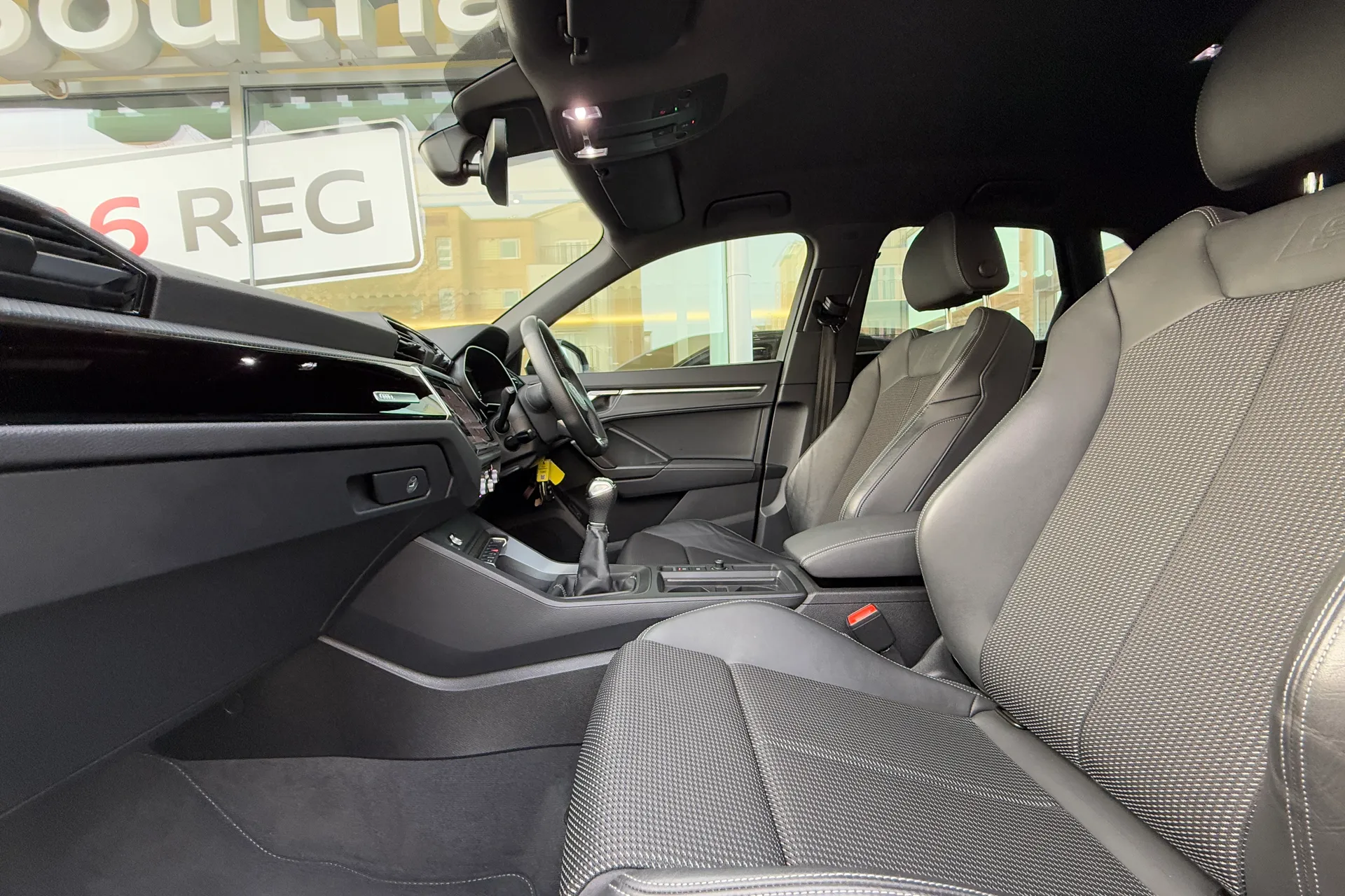 Audi Q3 thumbnail image number 54