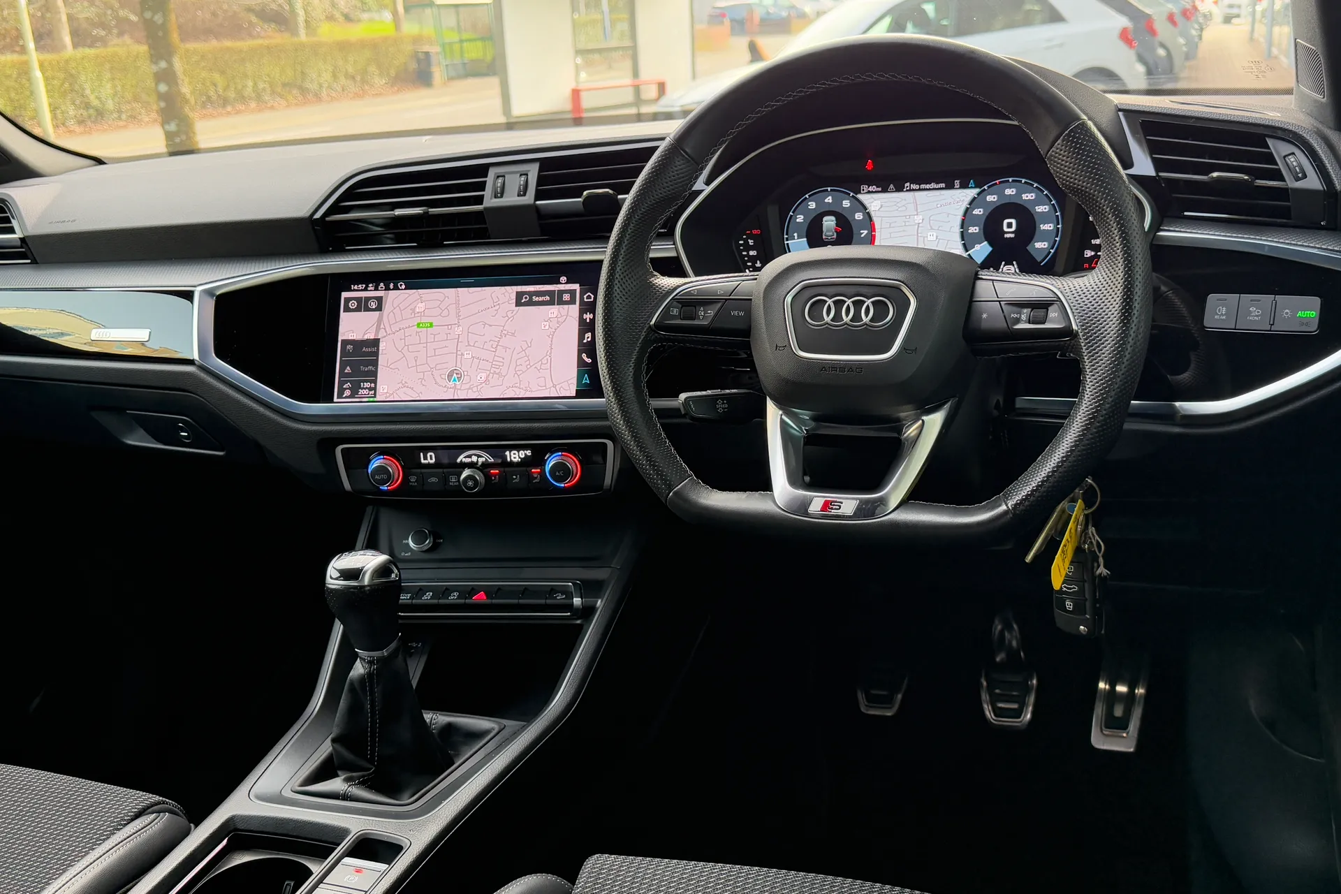 Audi Q3 thumbnail image number 39