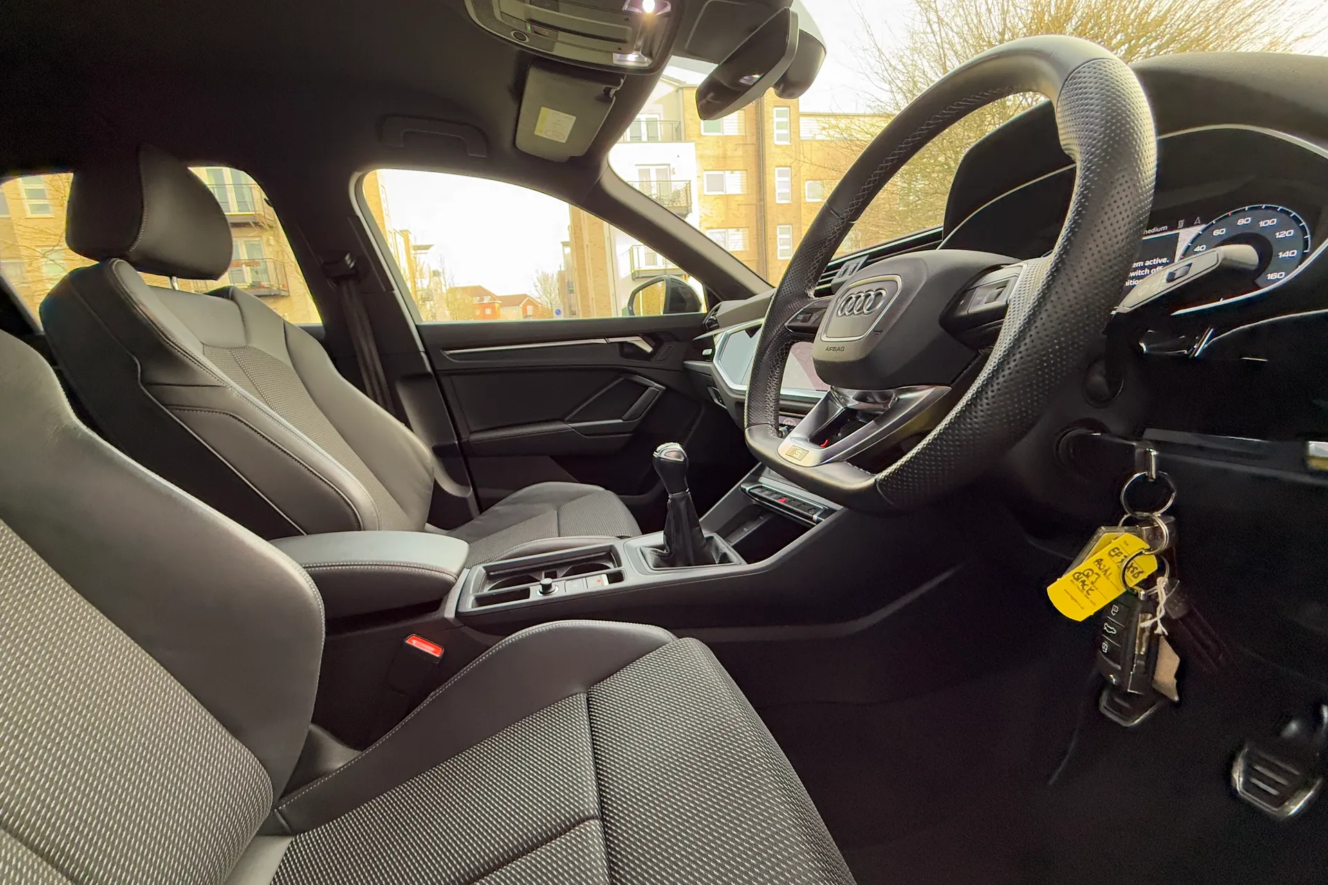 Audi Q3 thumbnail image number 9