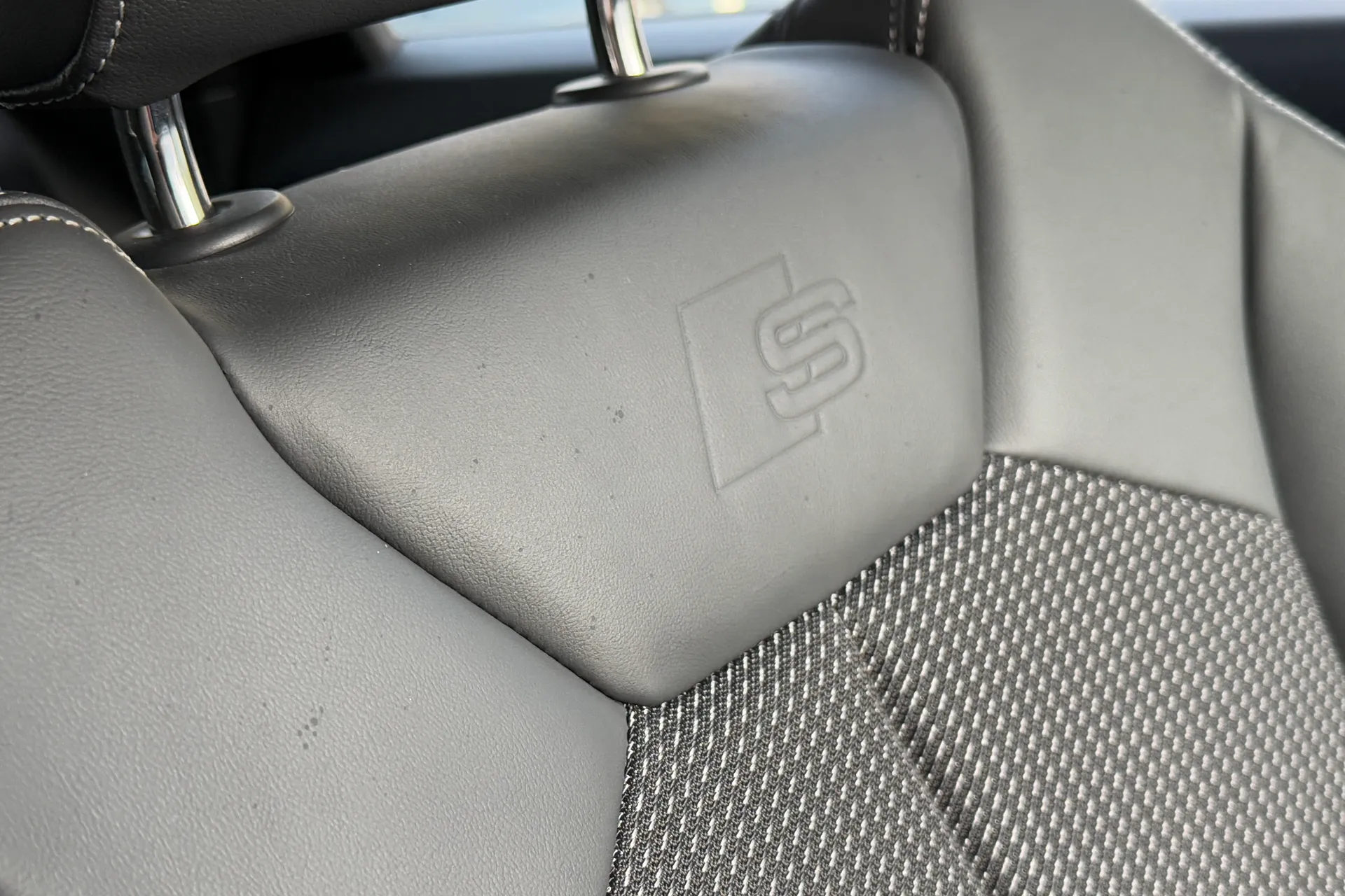 Audi Q3 thumbnail image number 19