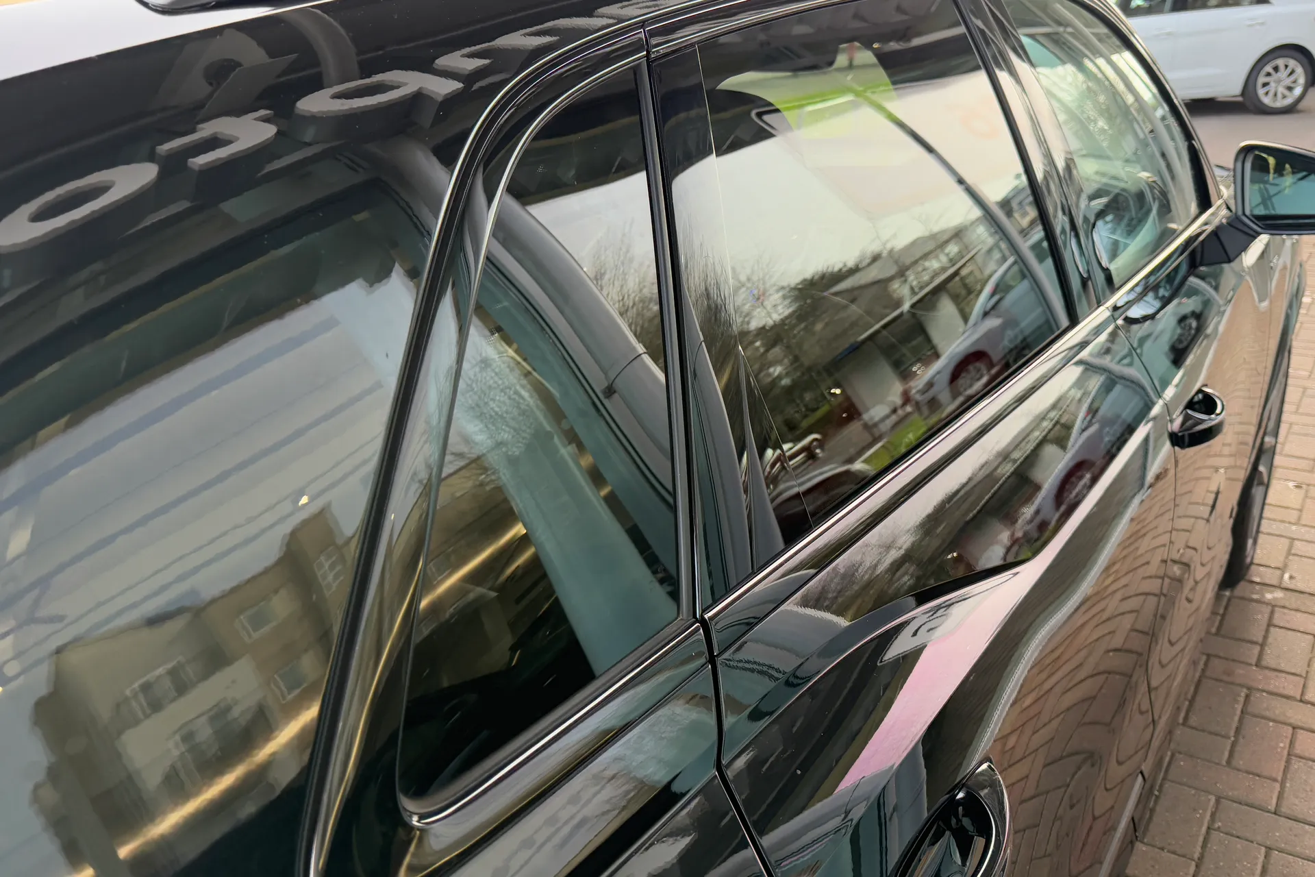 Audi Q3 thumbnail image number 36