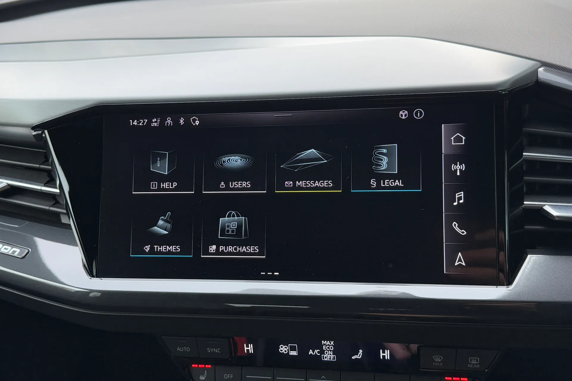 Audi Q4 thumbnail image number 29