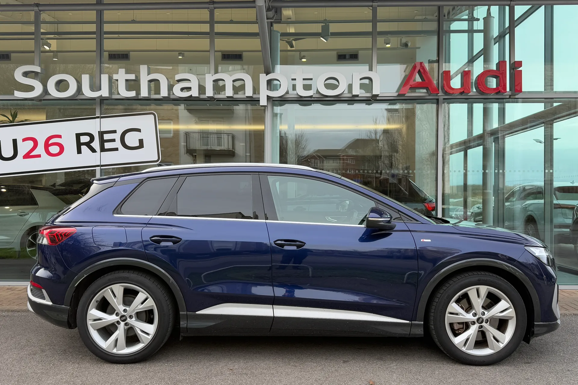 Audi Q4 thumbnail image number 2