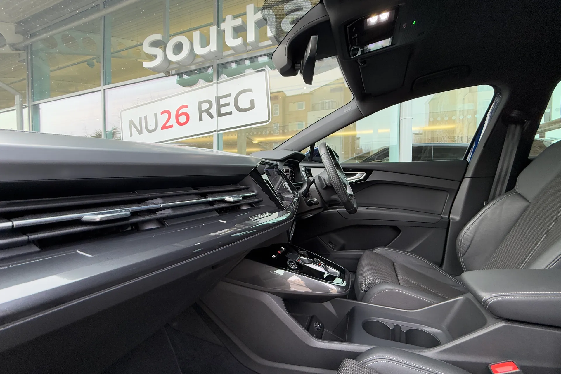 Audi Q4 thumbnail image number 8