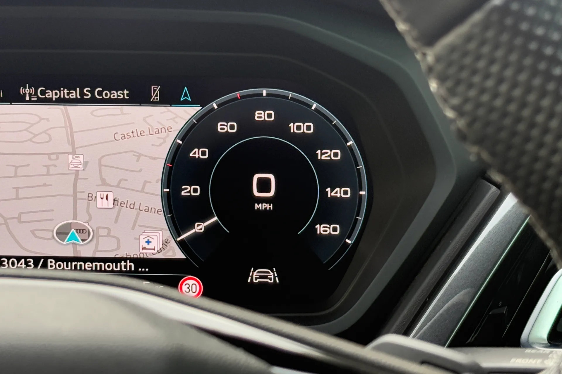 Audi Q4 thumbnail image number 13