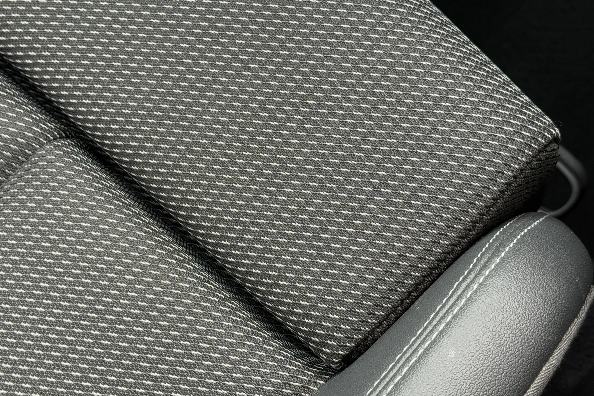 Audi Q4 thumbnail image number 23