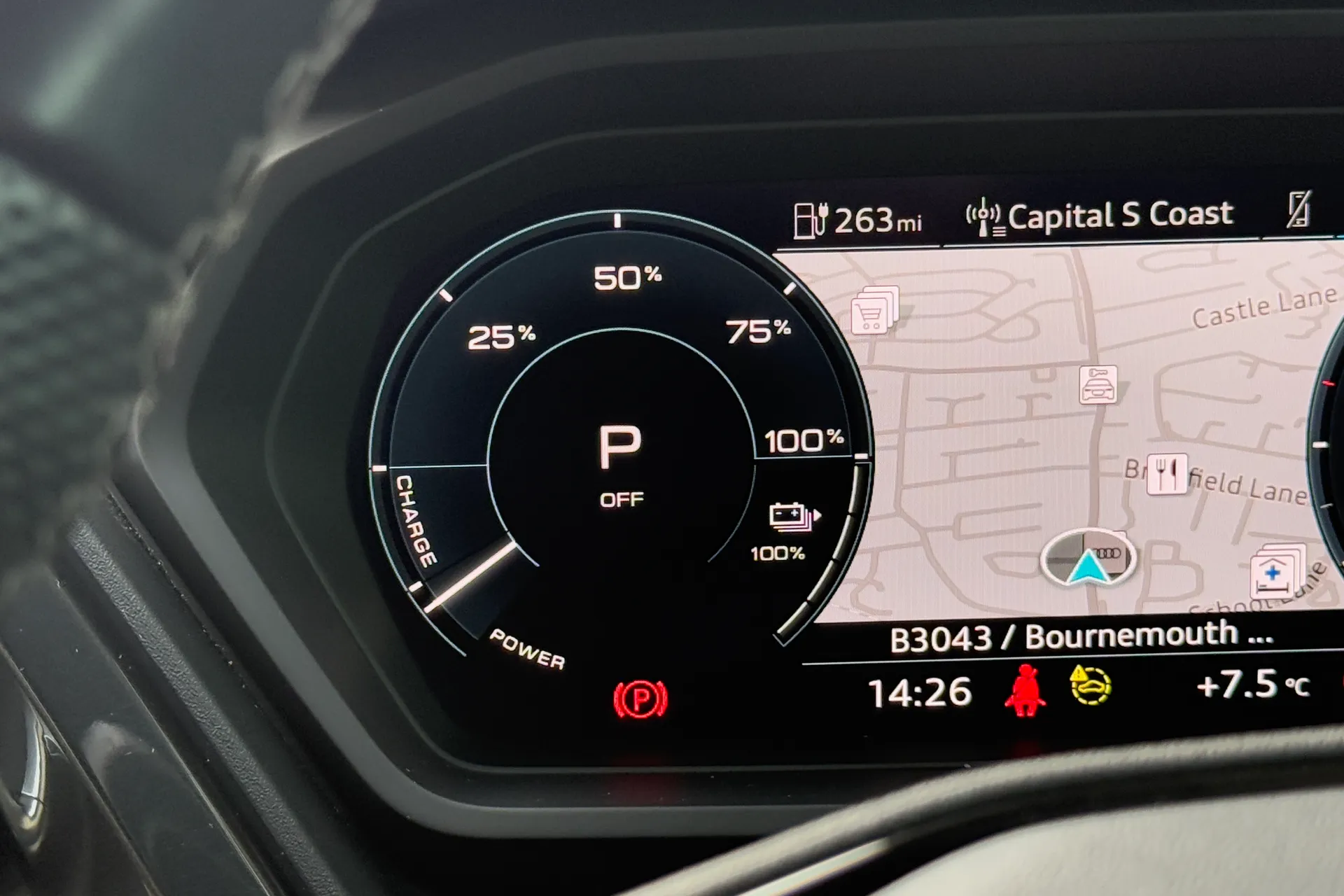 Audi Q4 thumbnail image number 12