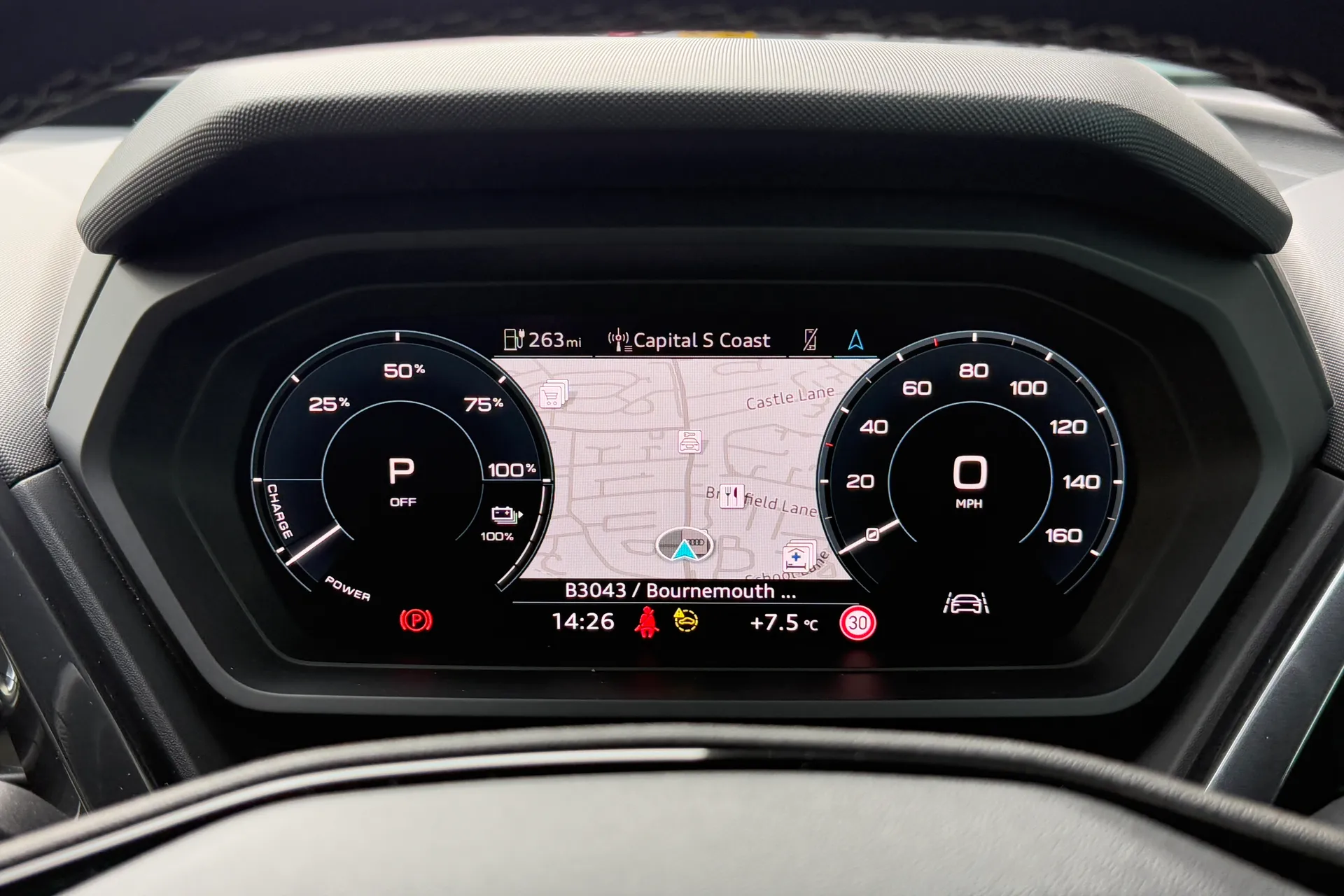 Audi Q4 thumbnail image number 6