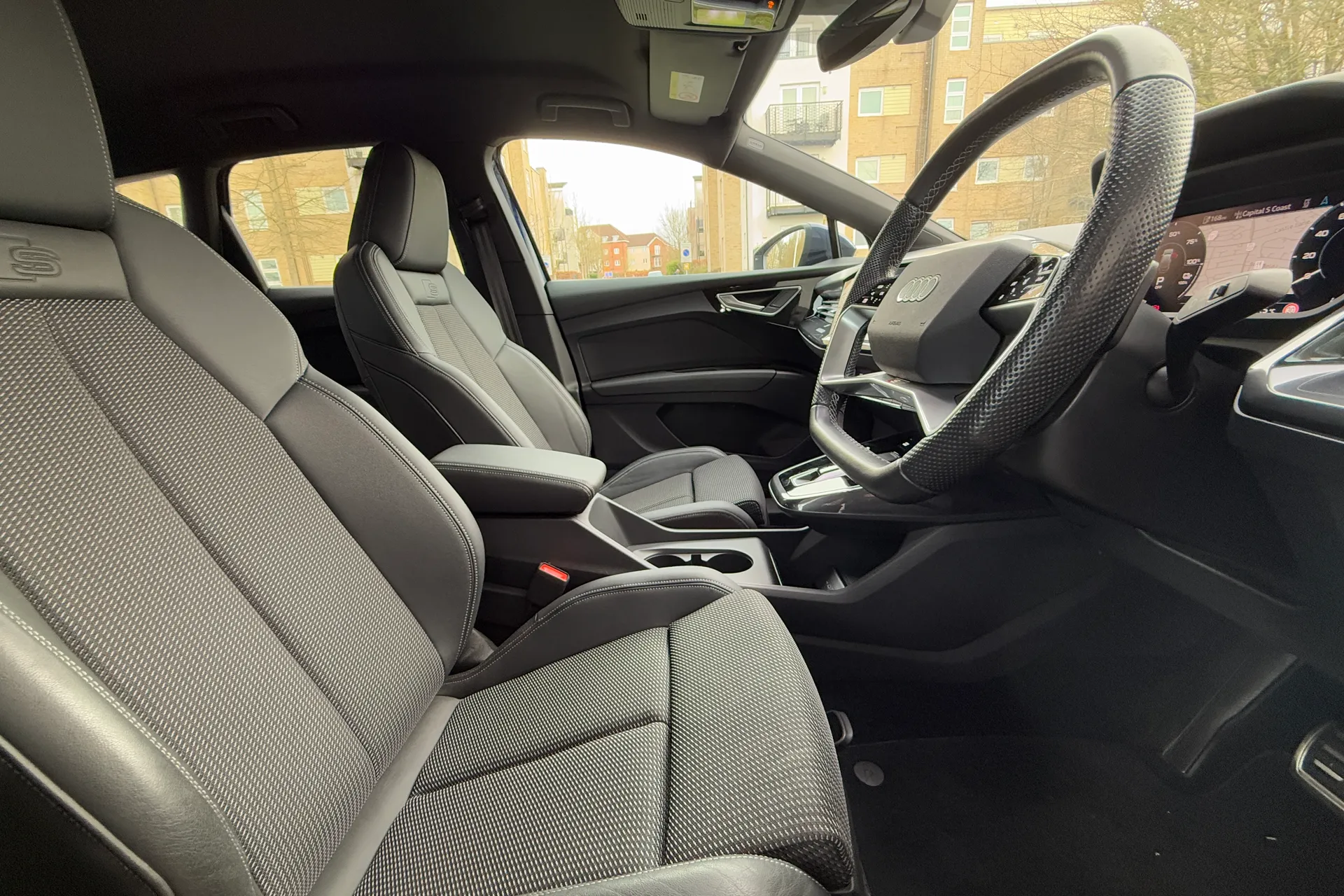 Audi Q4 thumbnail image number 31