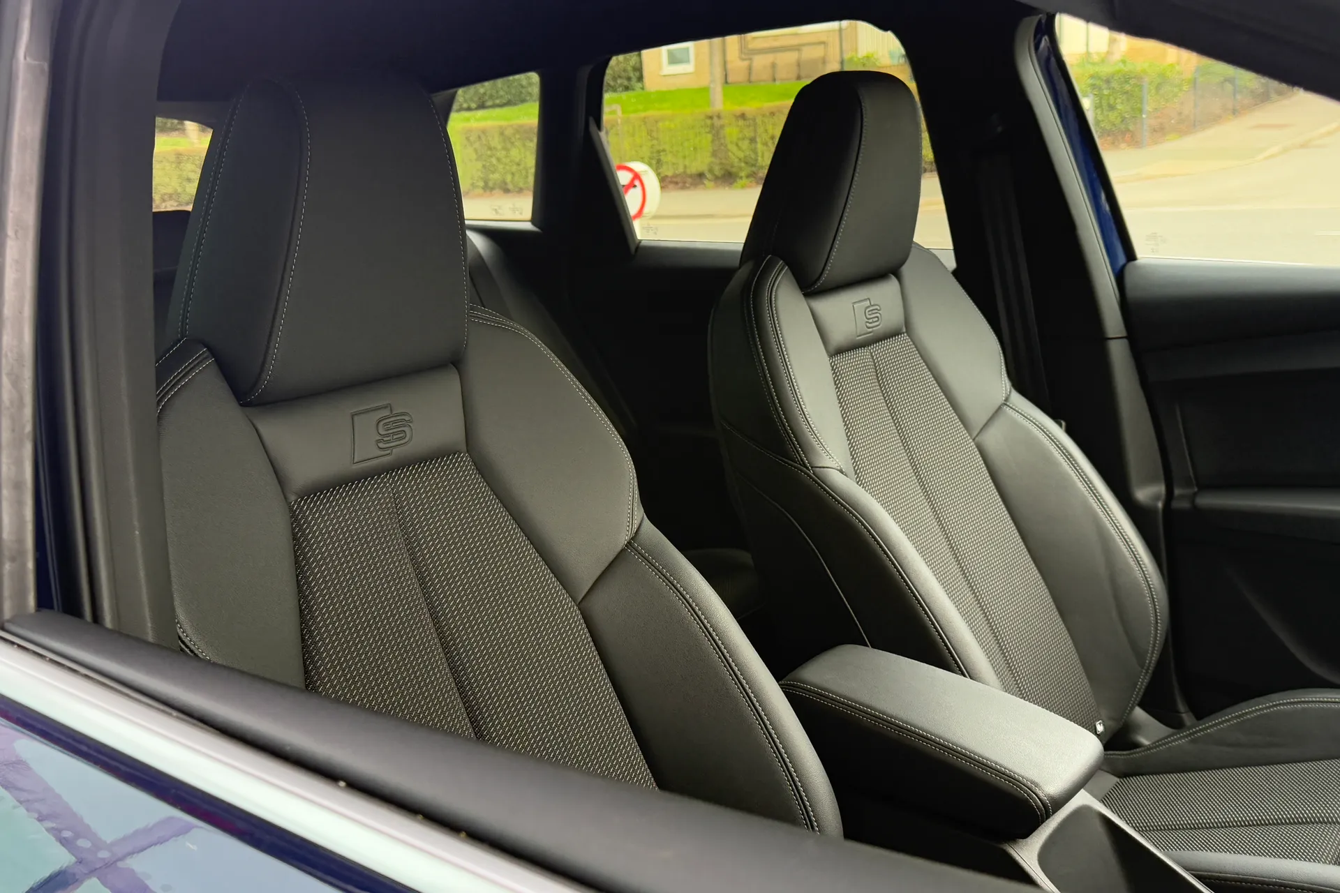 Audi Q4 thumbnail image number 33