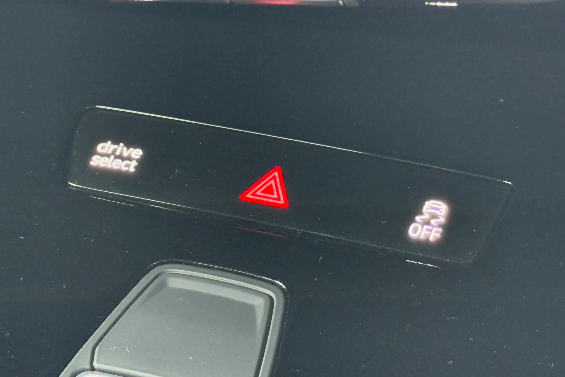 Audi Q4 thumbnail image number 21