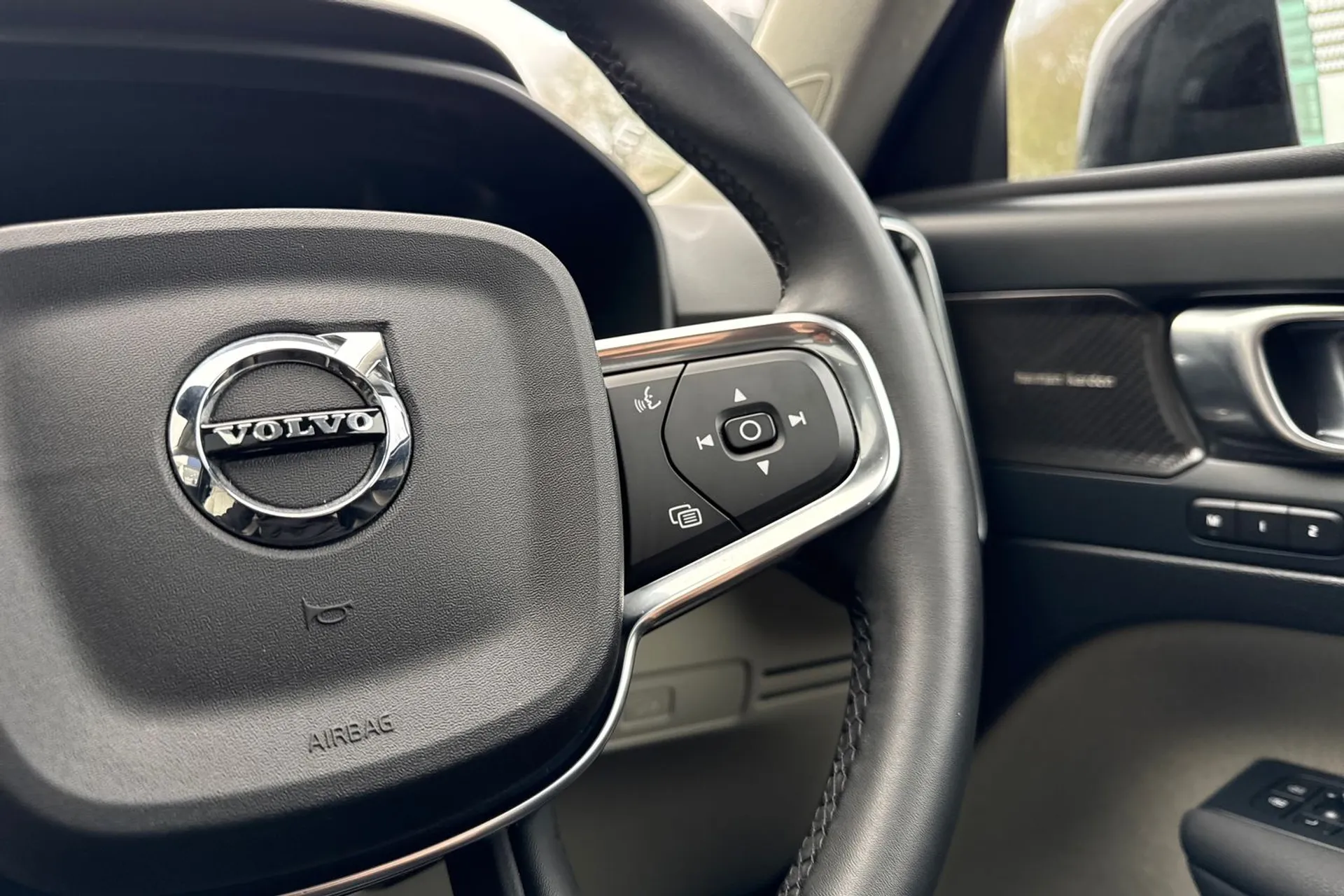 Volvo XC40 thumbnail image number 37