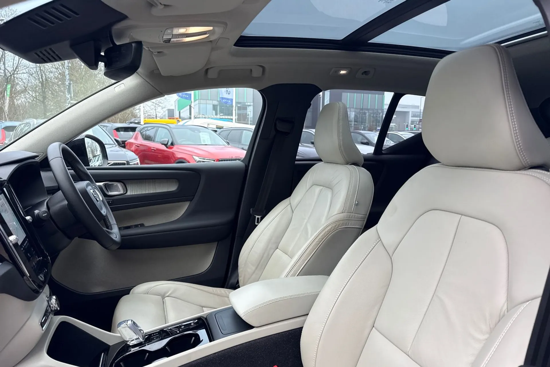 Volvo XC40 thumbnail image number 28