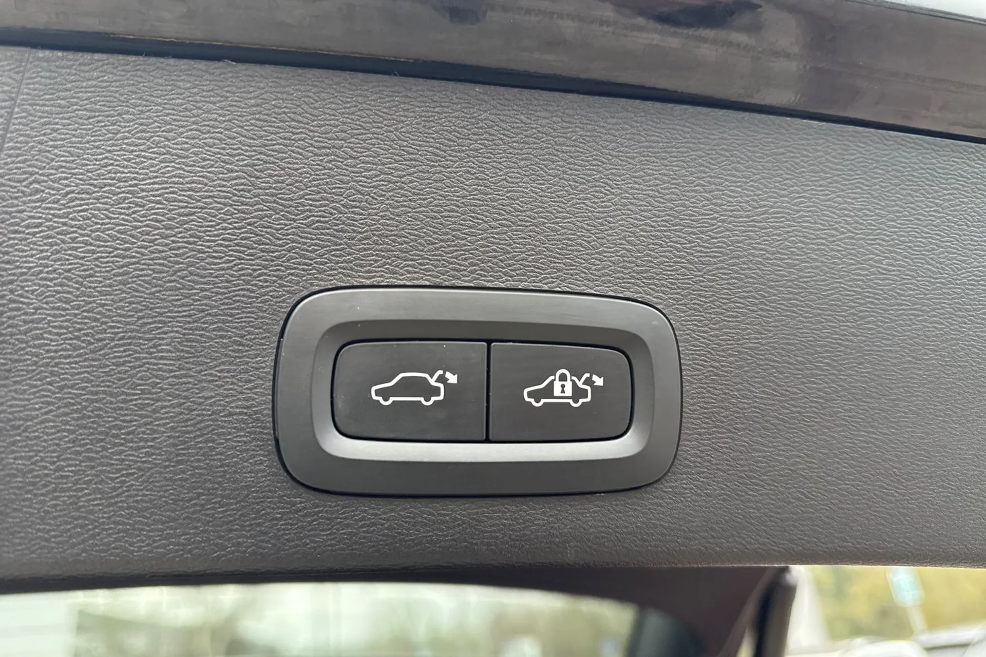 Volvo XC40 thumbnail image number 21