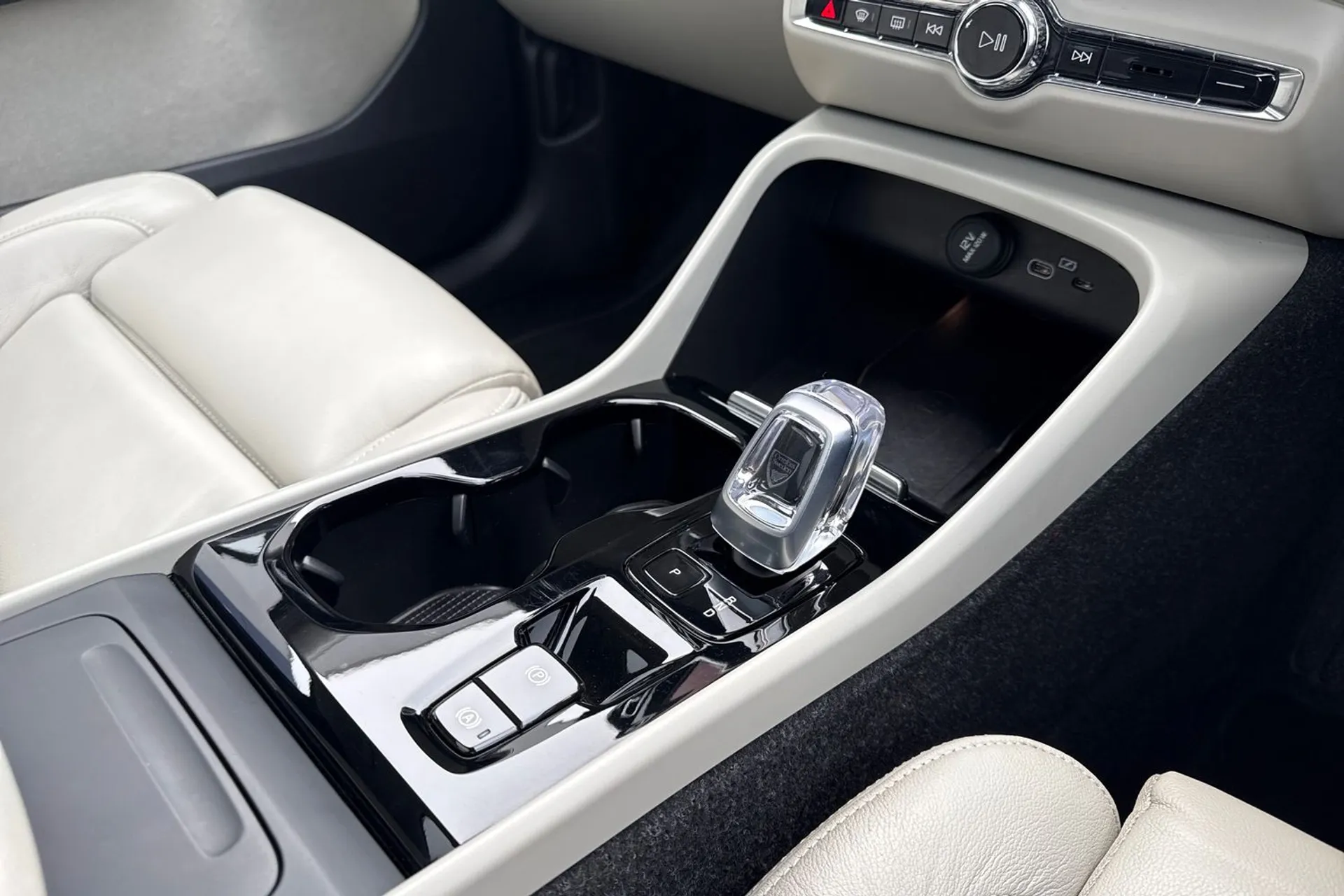 Volvo XC40 thumbnail image number 44