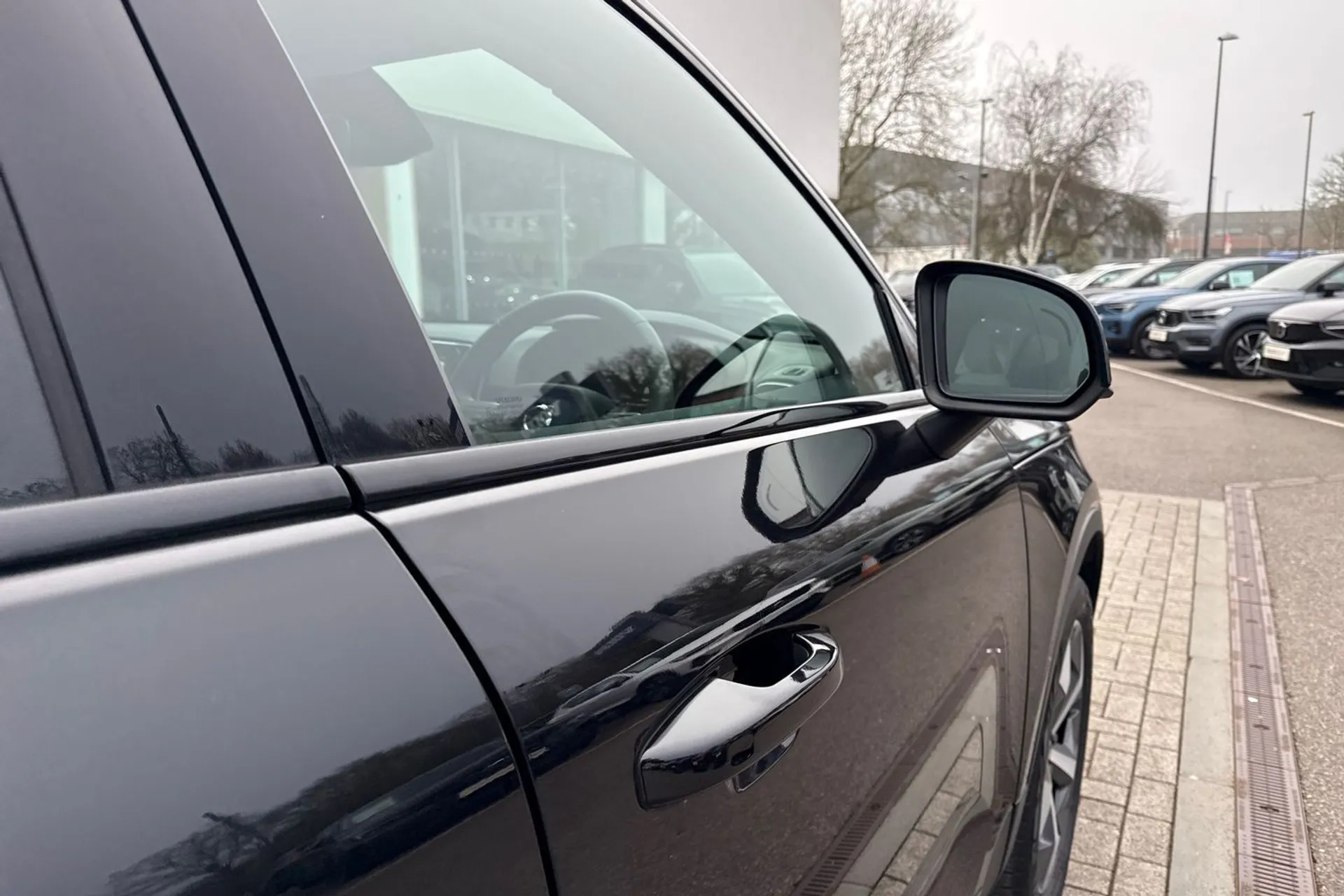 Volvo XC40 thumbnail image number 17