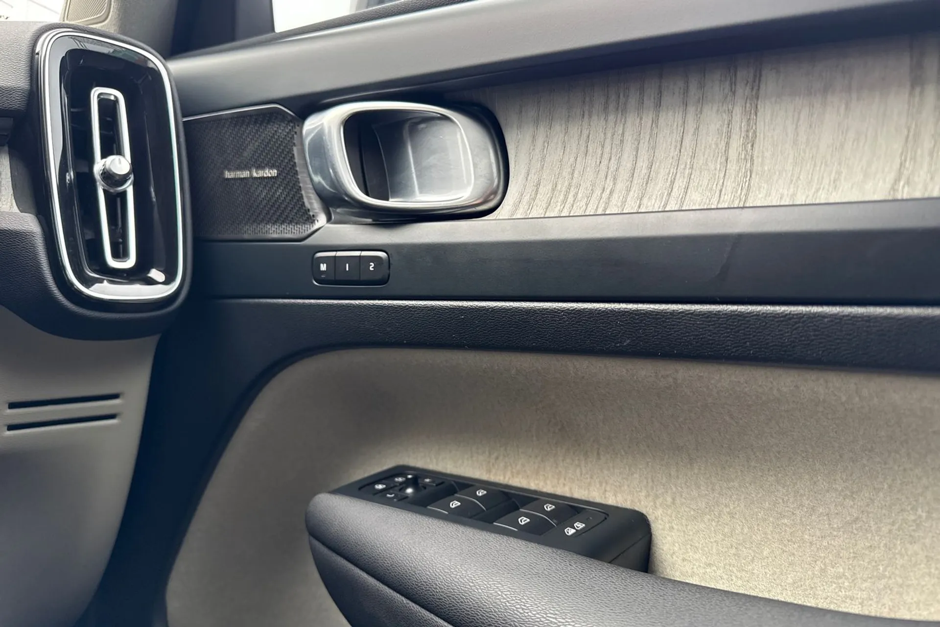 Volvo XC40 thumbnail image number 42