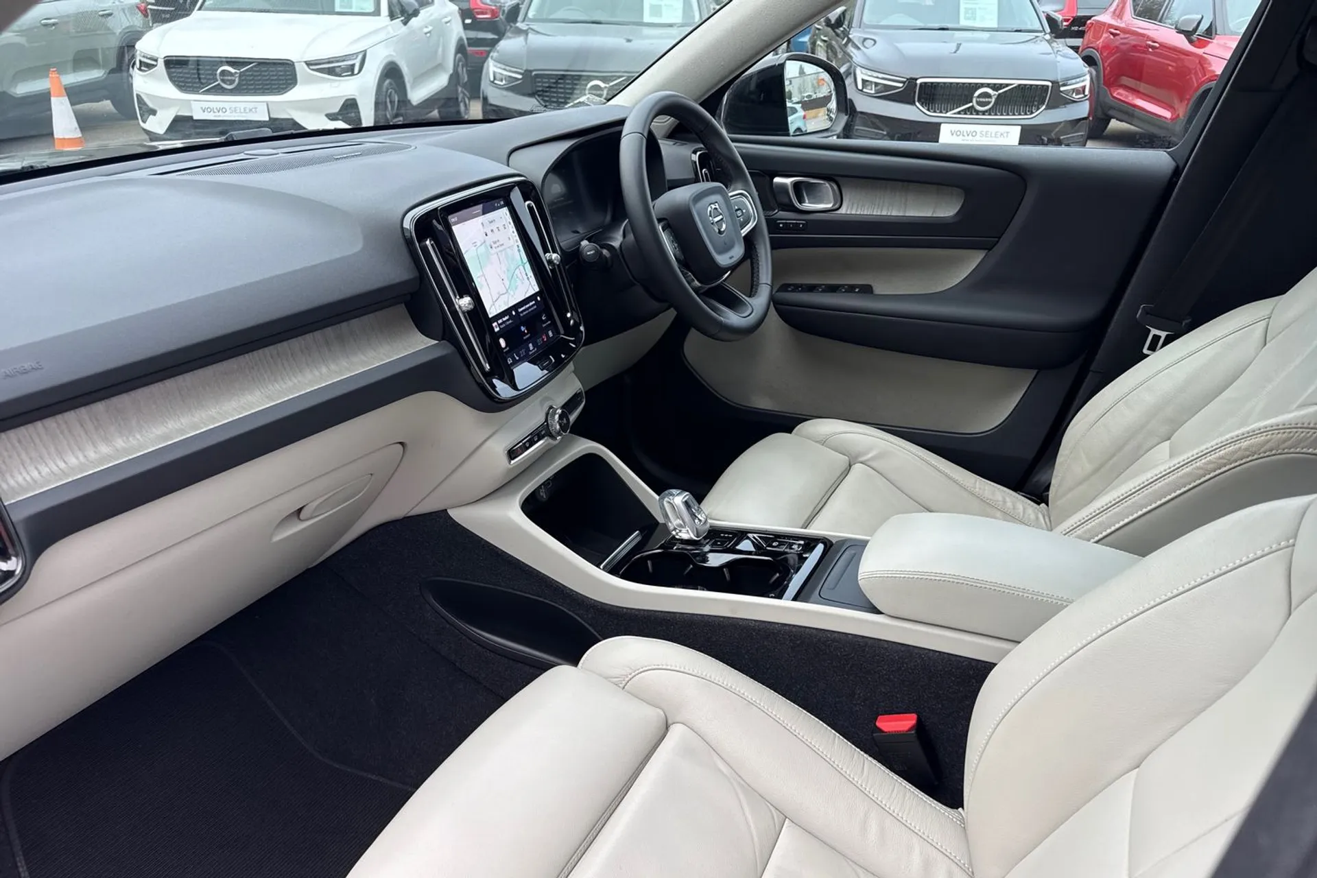 Volvo XC40 thumbnail image number 27