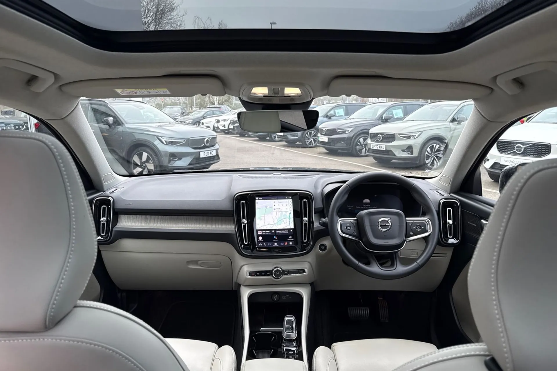 Volvo XC40 thumbnail image number 3