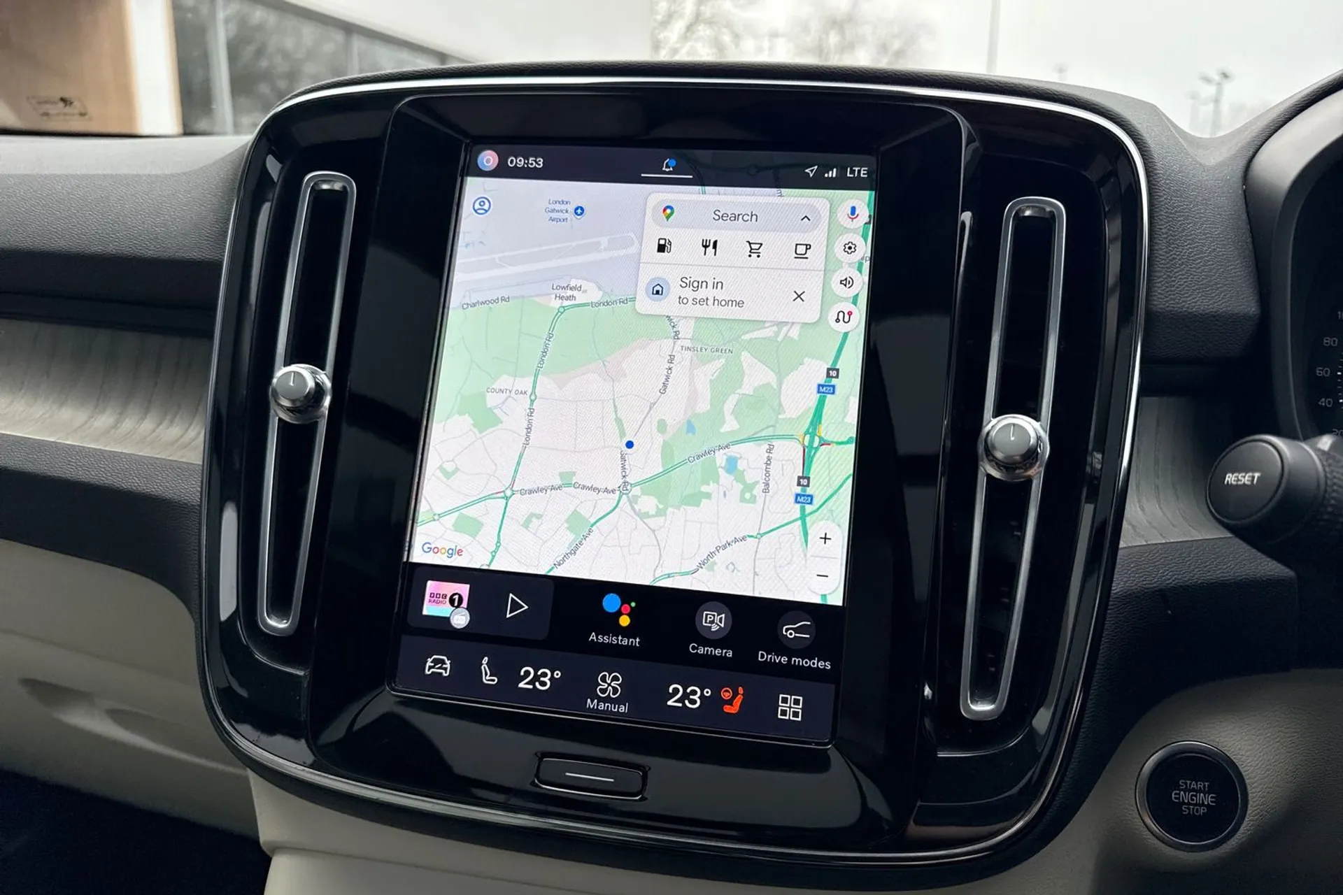 Volvo XC40 thumbnail image number 5