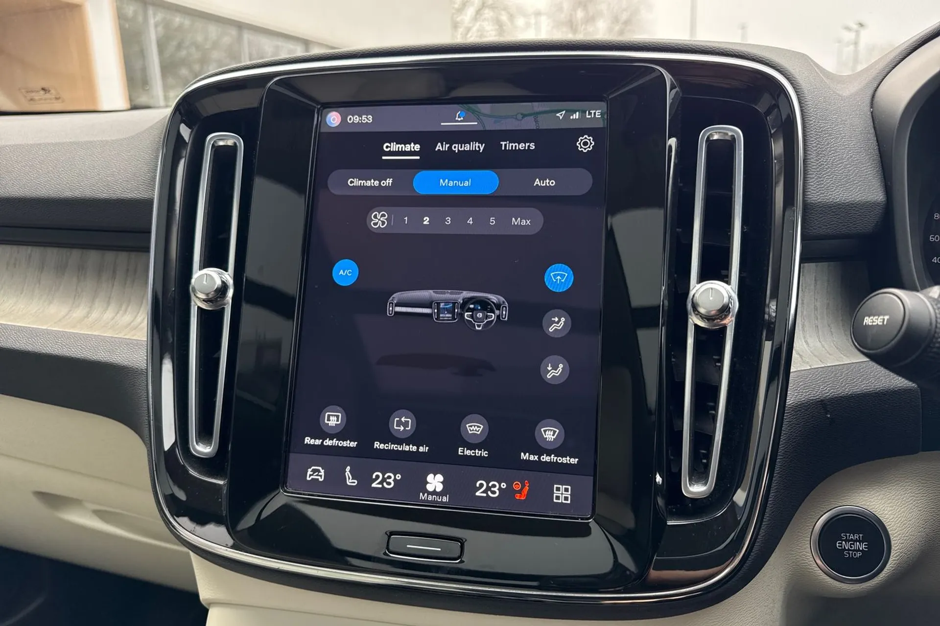 Volvo XC40 thumbnail image number 39