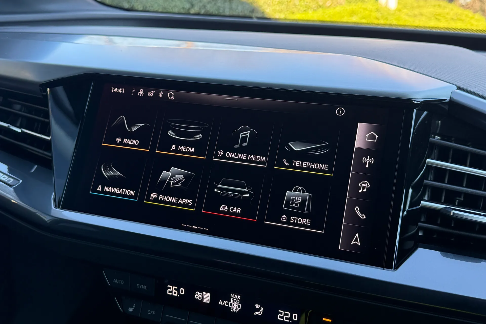 Audi Q4 e-tron thumbnail image number 21