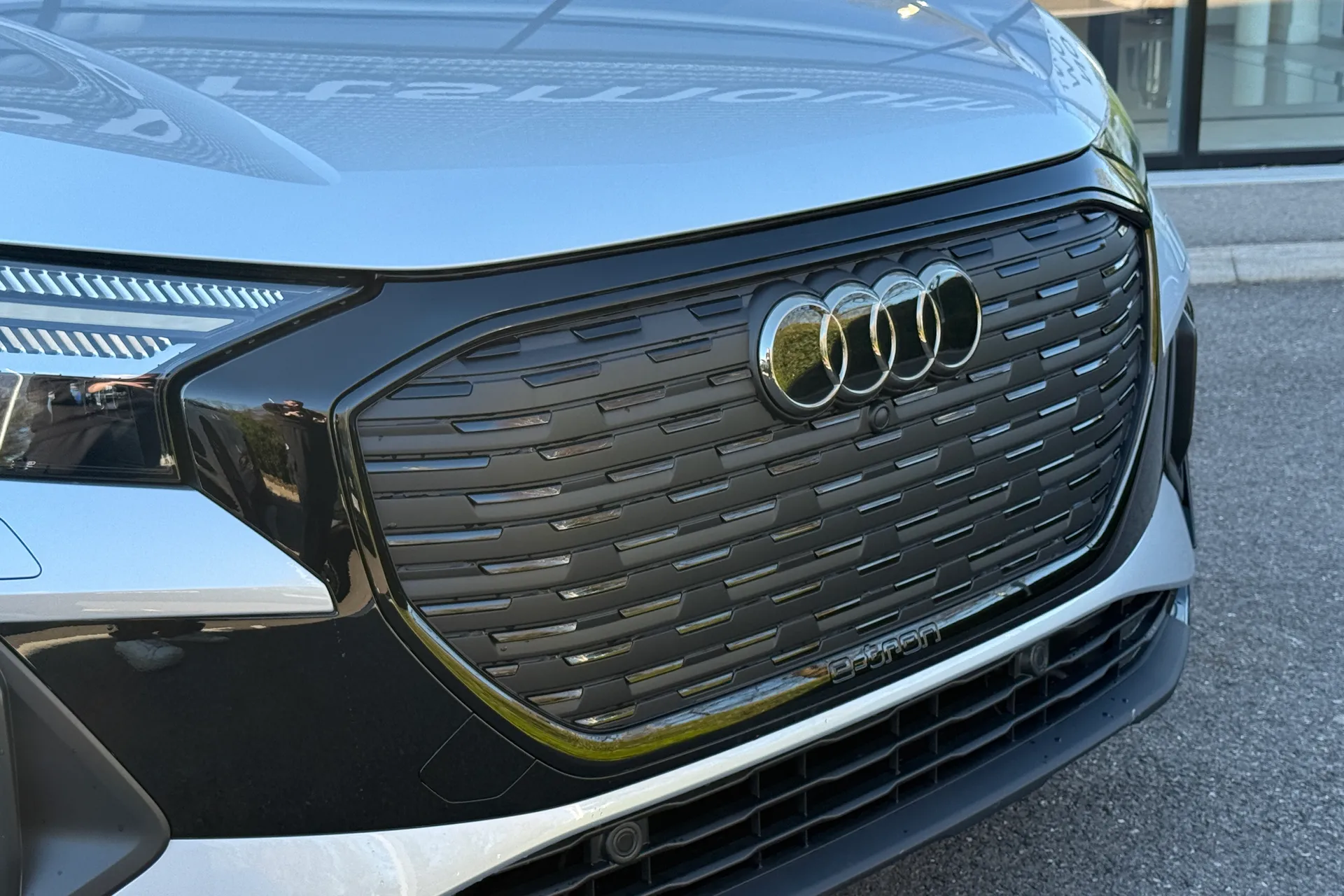 Audi Q4 e-tron thumbnail image number 7