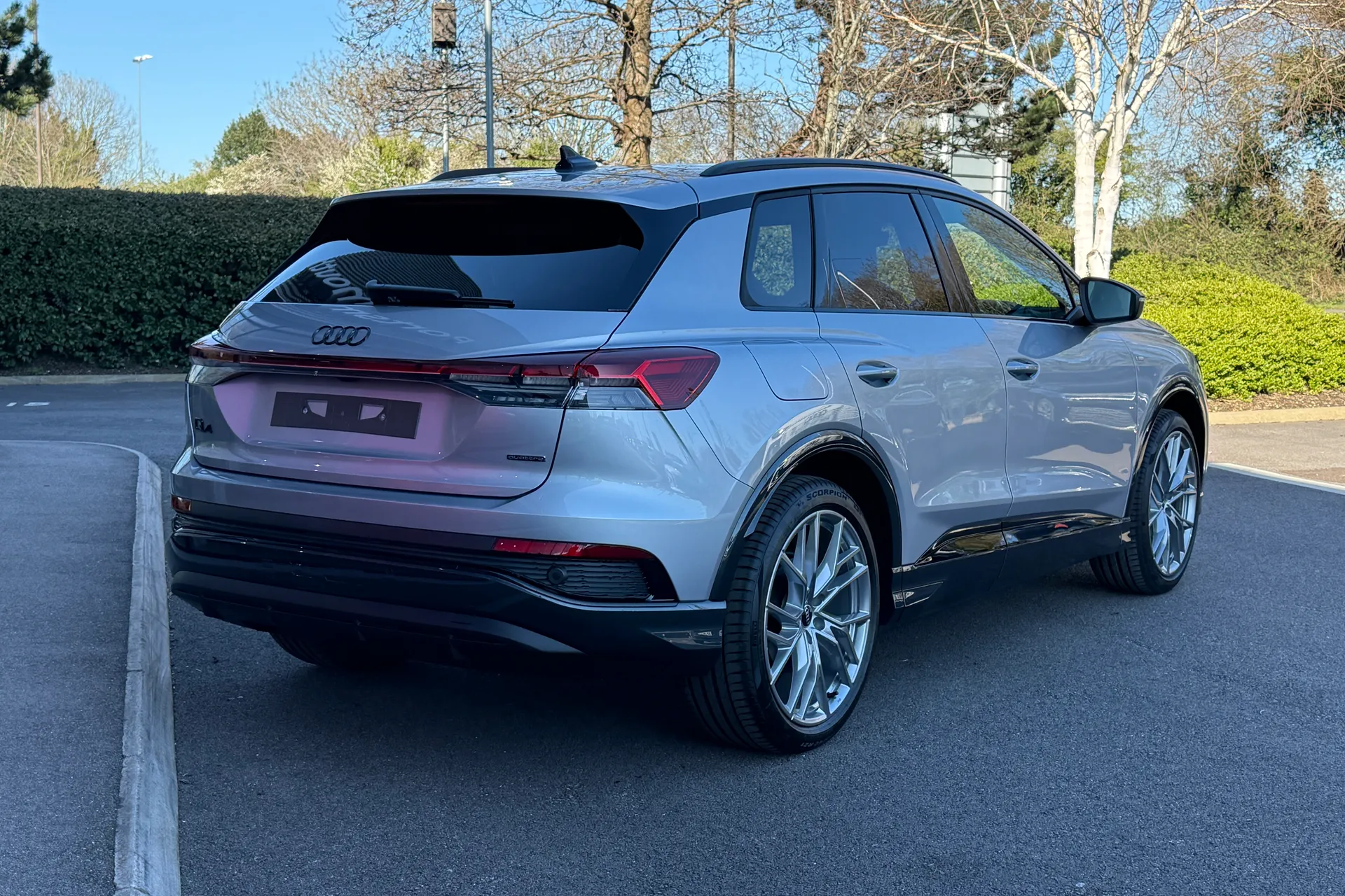 Audi Q4 e-tron thumbnail image number 9