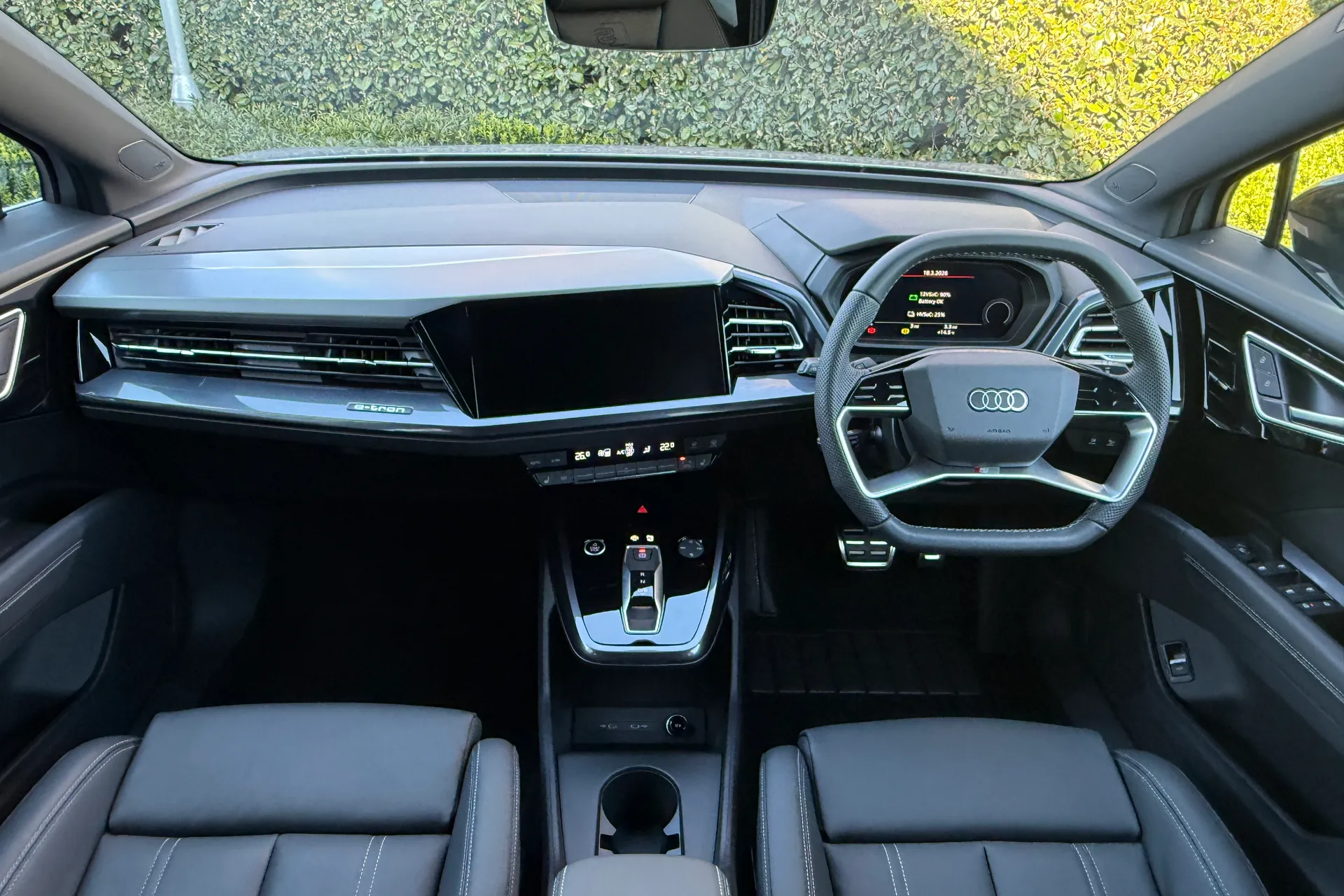 Audi Q4 e-tron thumbnail image number 3