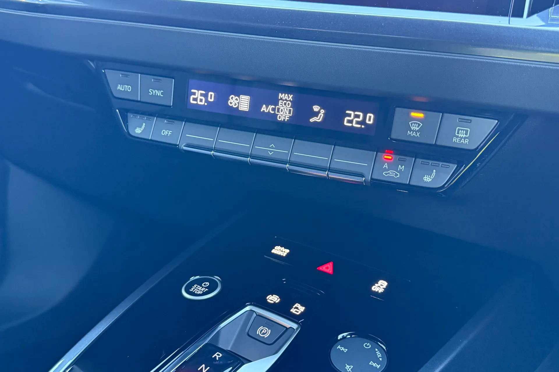 Audi Q4 e-tron thumbnail image number 23